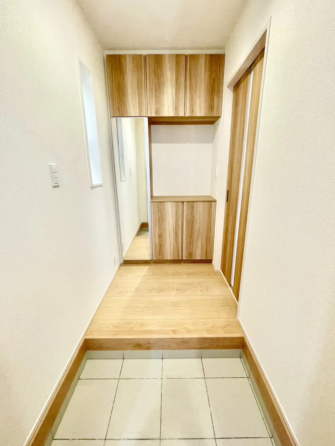 【2号棟:玄関】