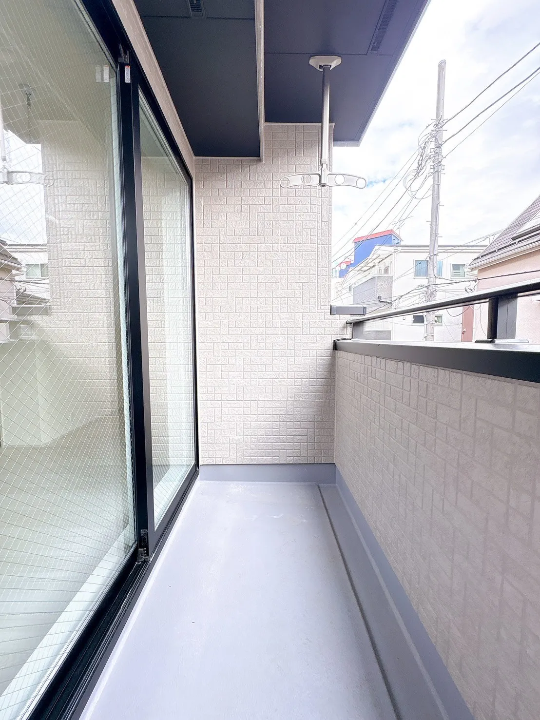 【バルコニー】便利で広々としたバルコニー日当たり良好です♪