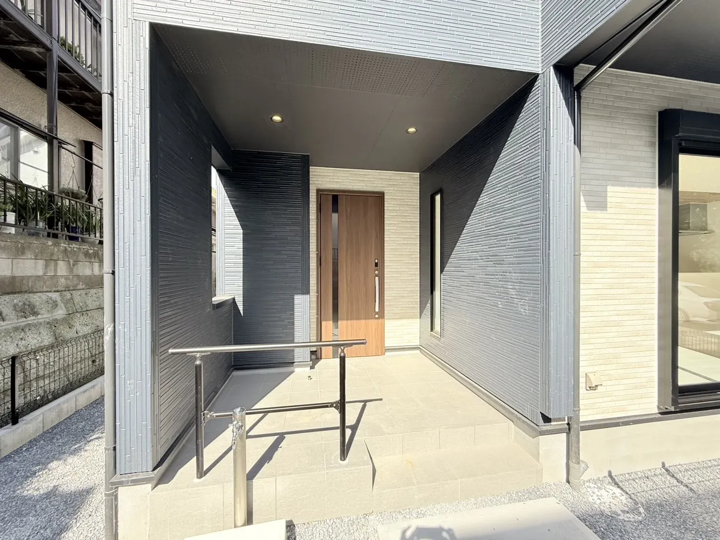 玄関アプローチ