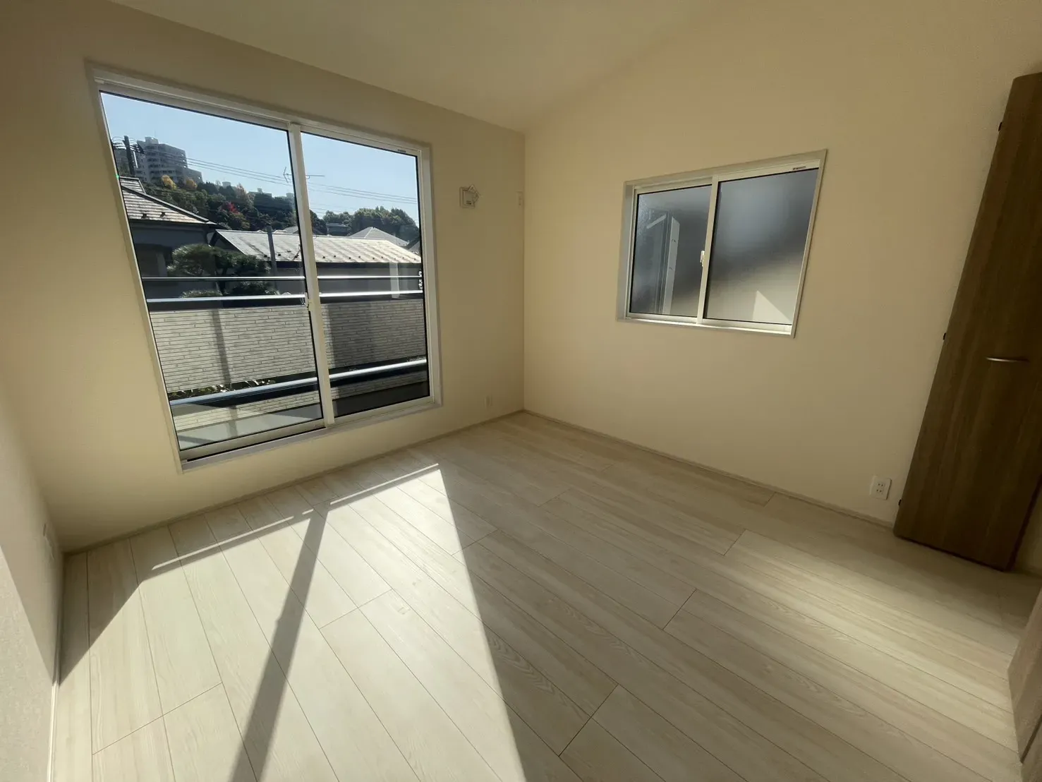 2号棟洋室6.12帖(2025年11月撮影)