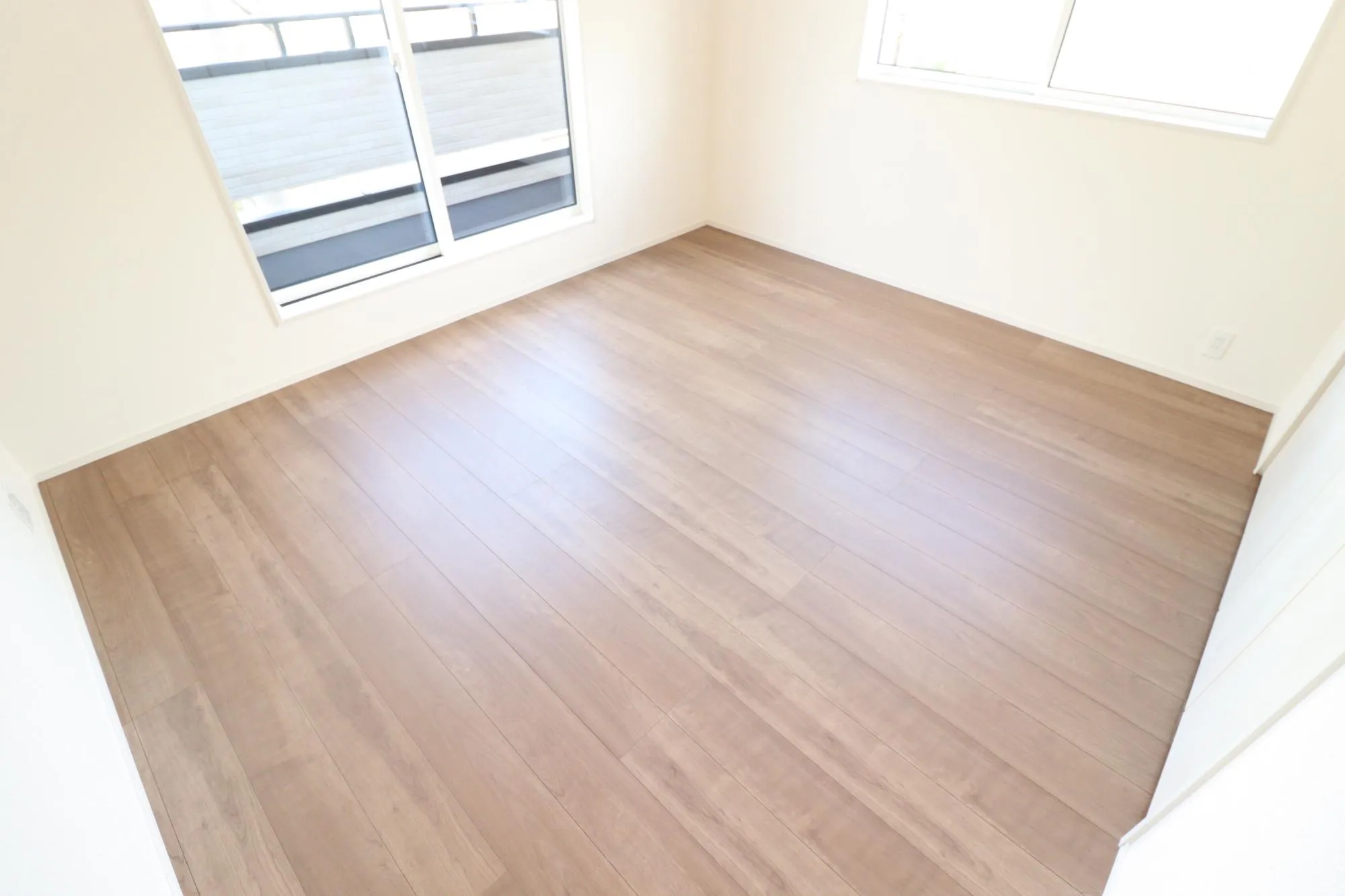 【洋室(7.0帖)/2号棟】