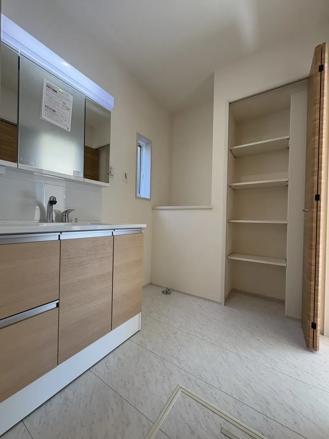 【脱衣所】脱衣場がすっきり片付く便利なランドリー収納♪