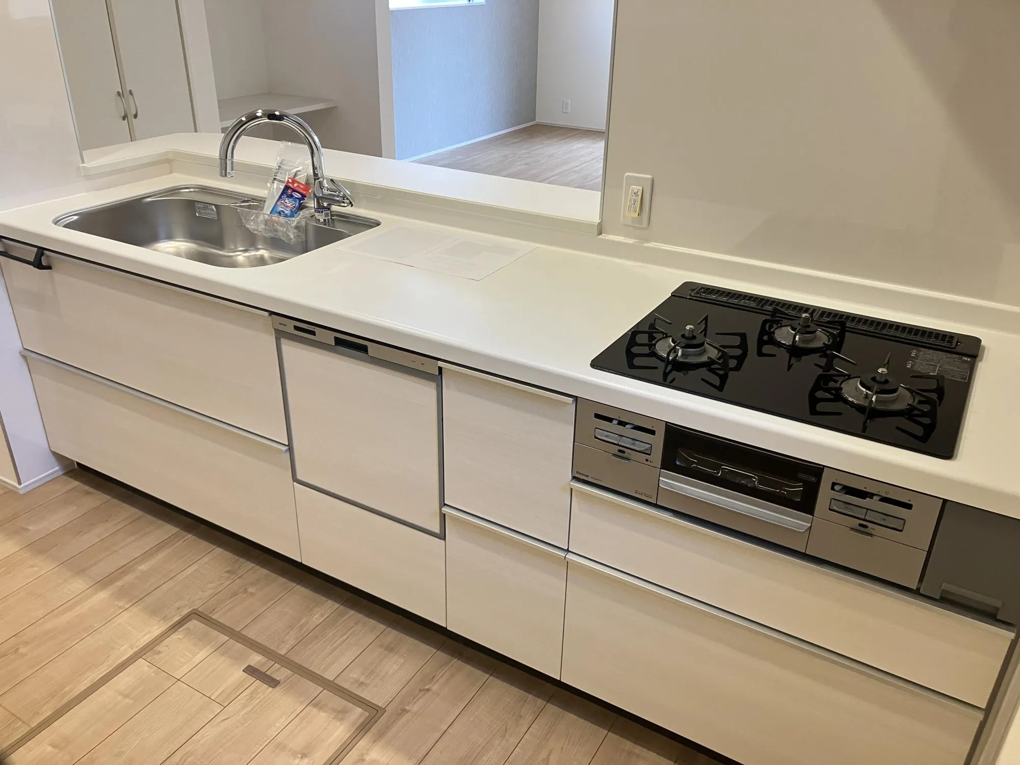 【1号棟　1階　キッチン】