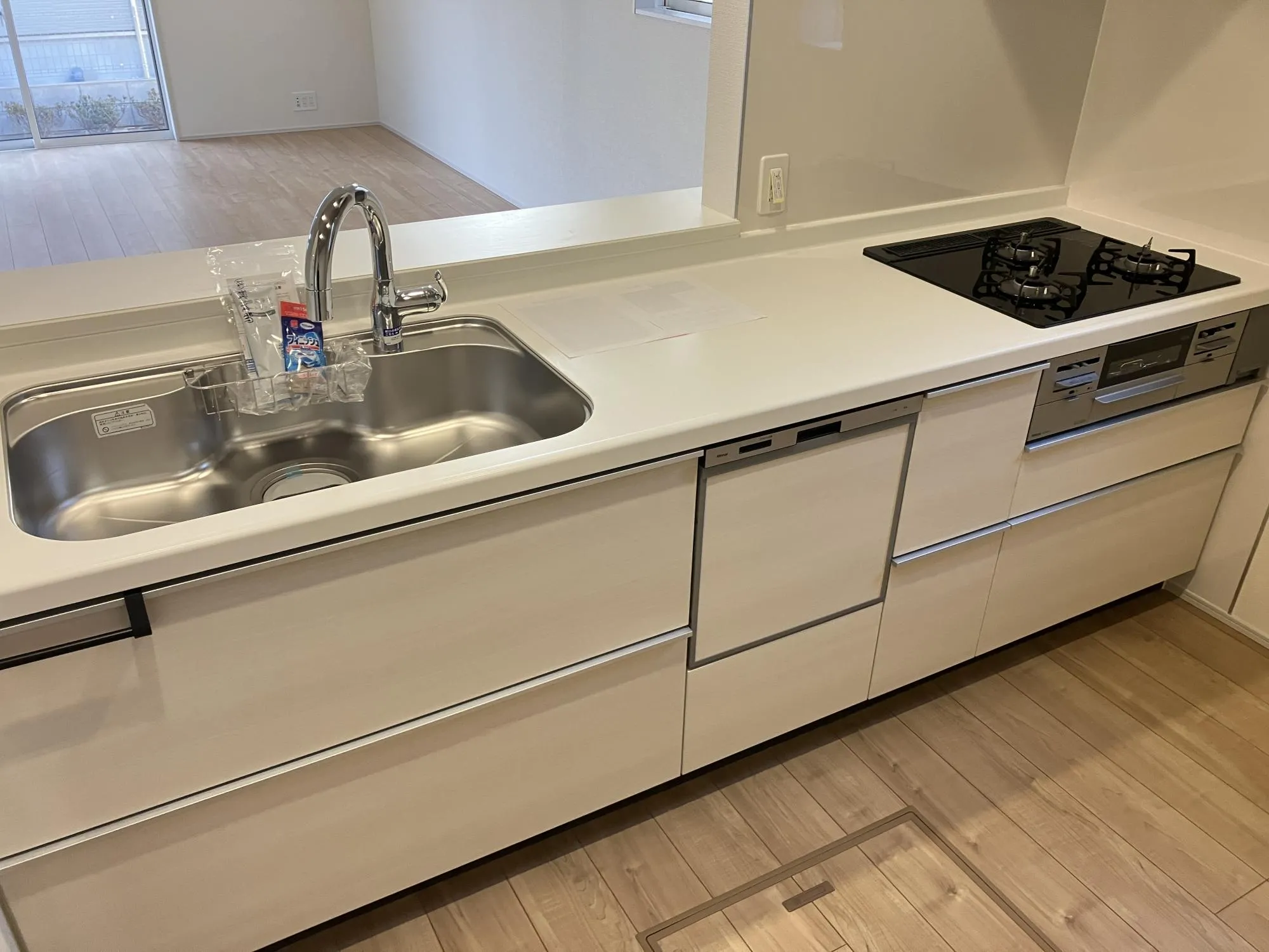 【1号棟　1階　キッチン】