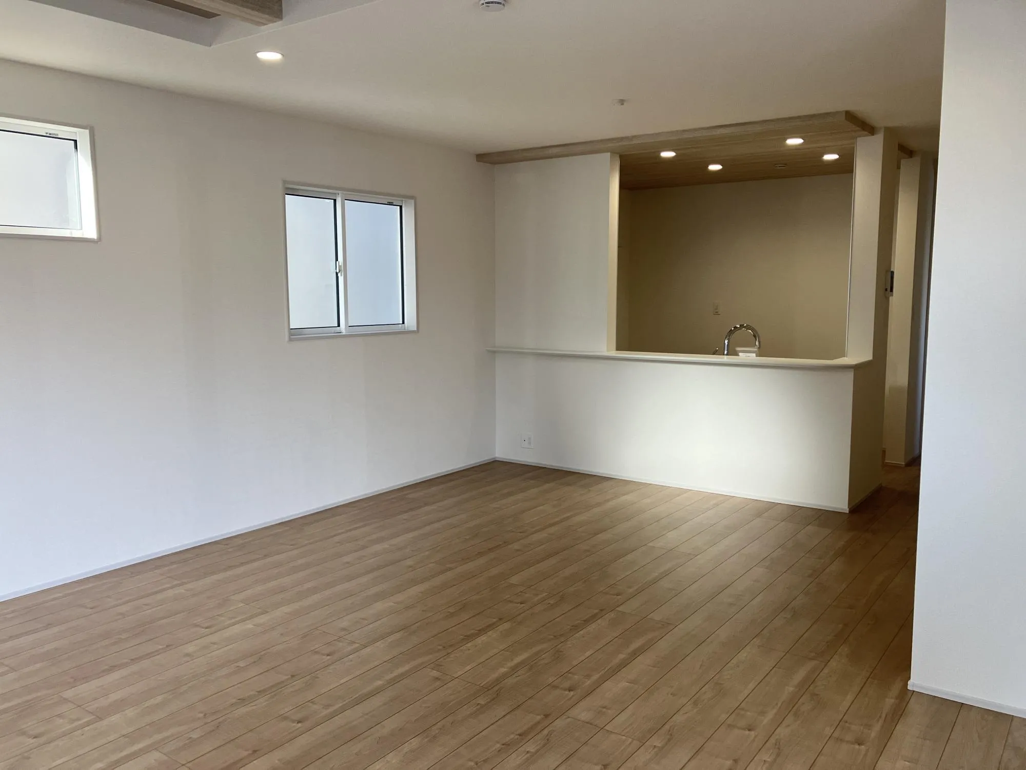 【1号棟　1階　LDK(20.75帖)】