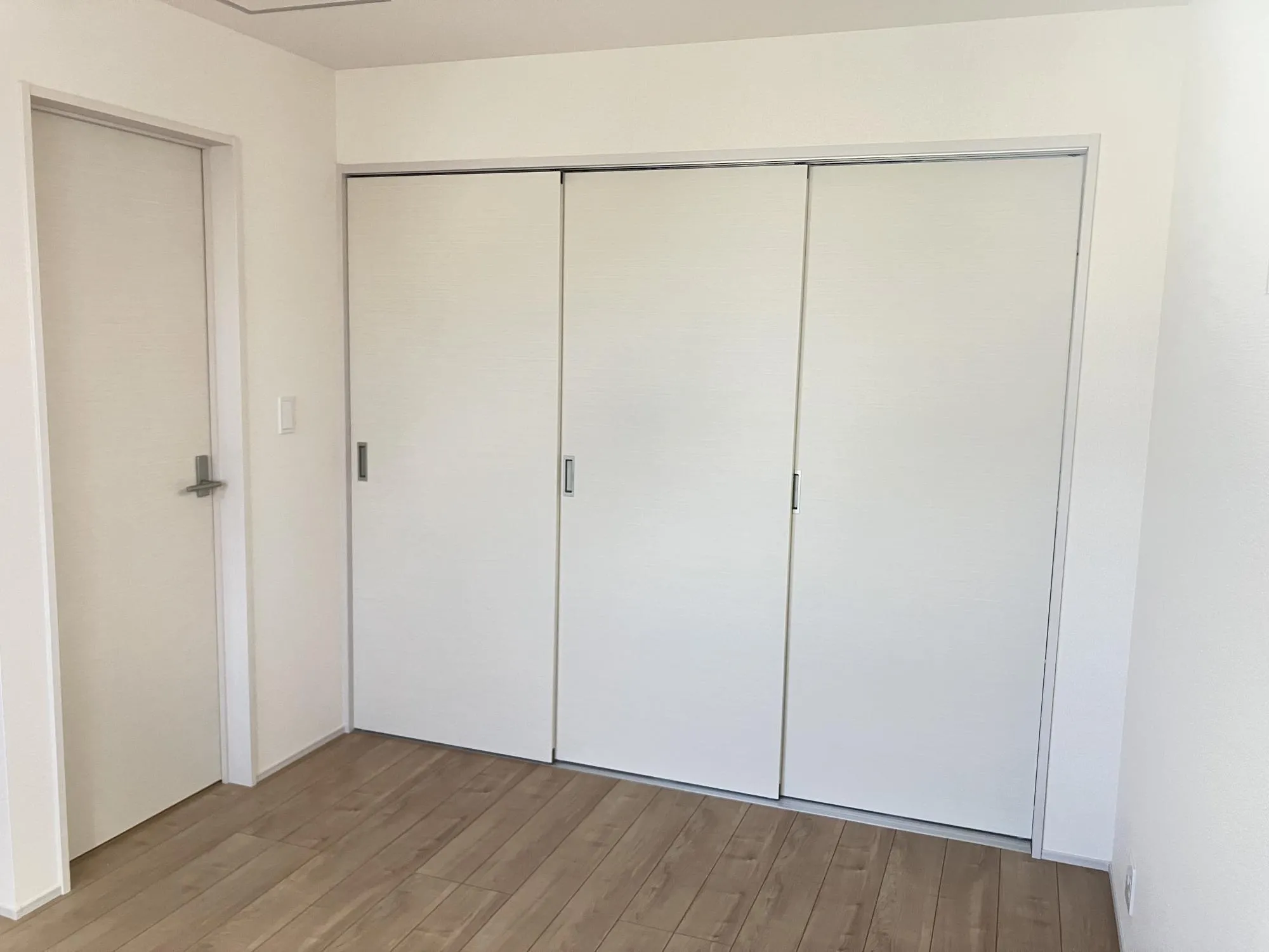 【1号棟　2階　洋室(6帖)】