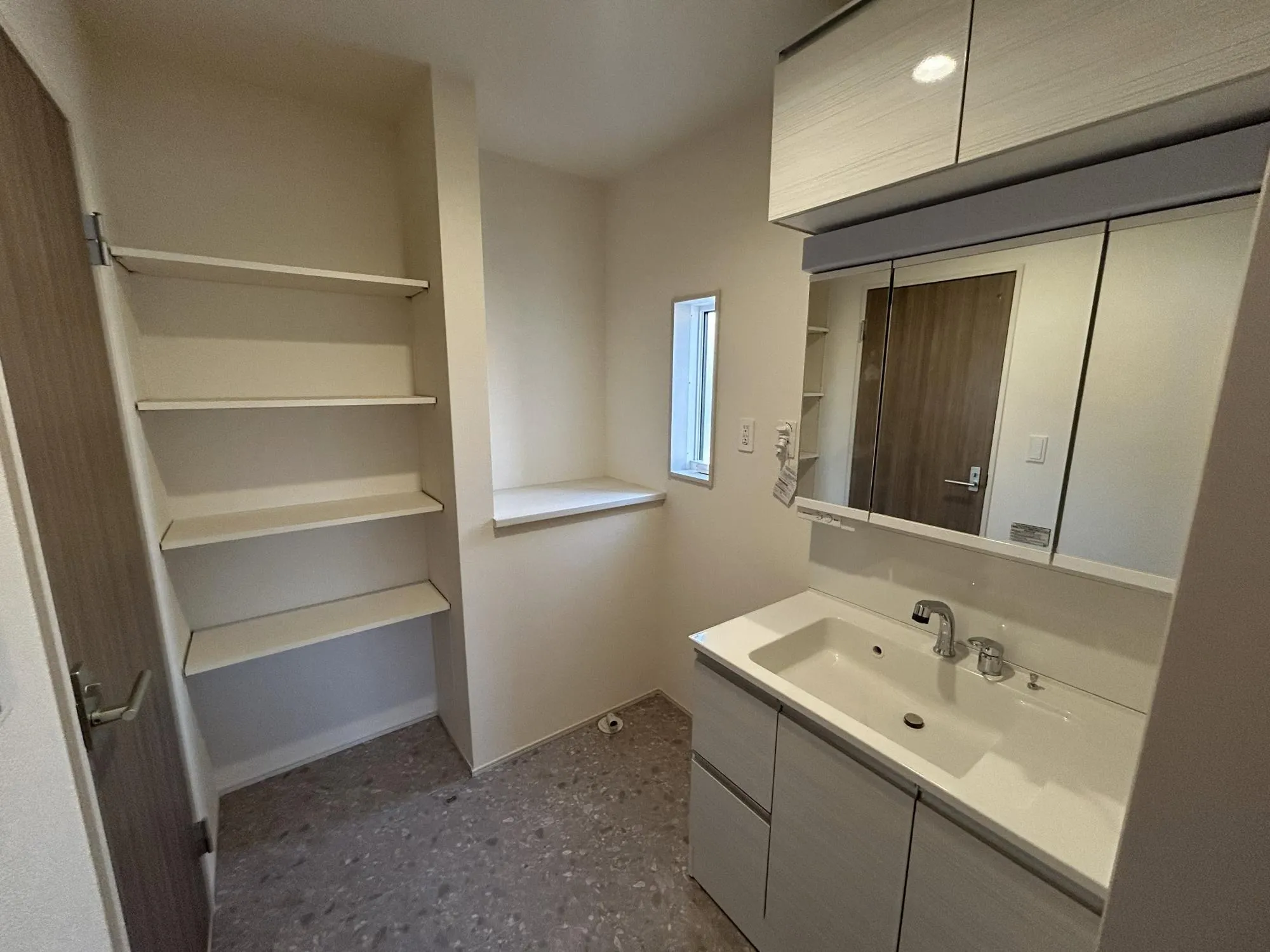 【2号棟　1階　洗面所】