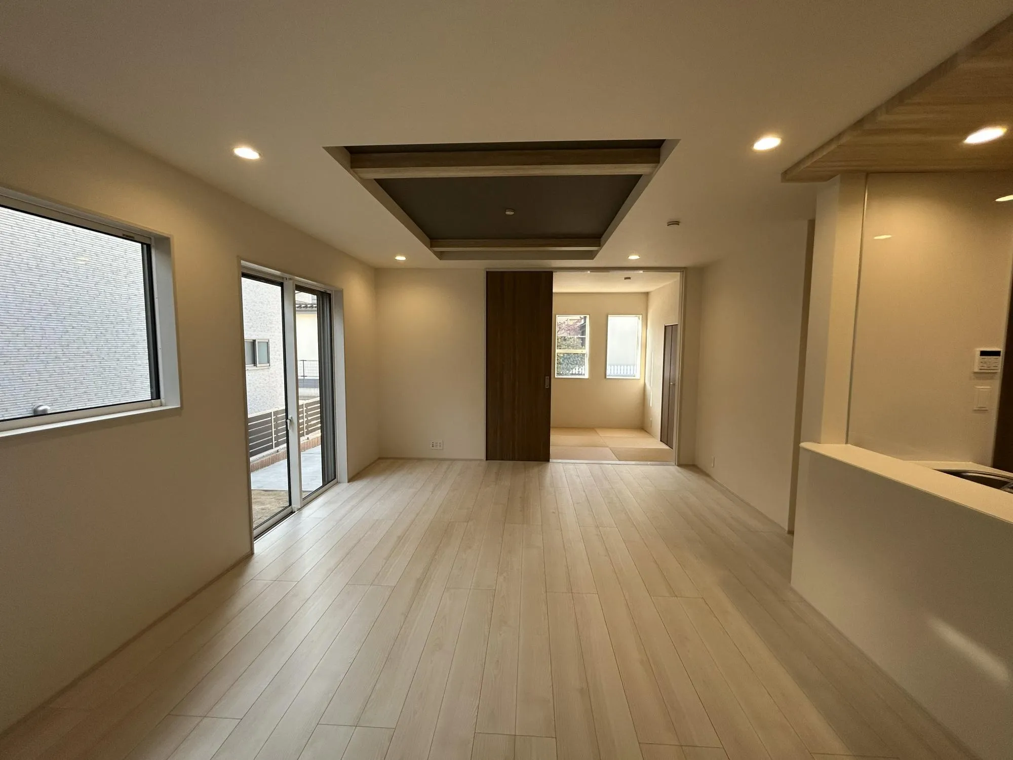 【2号棟　1階　LDK(17.75帖)】