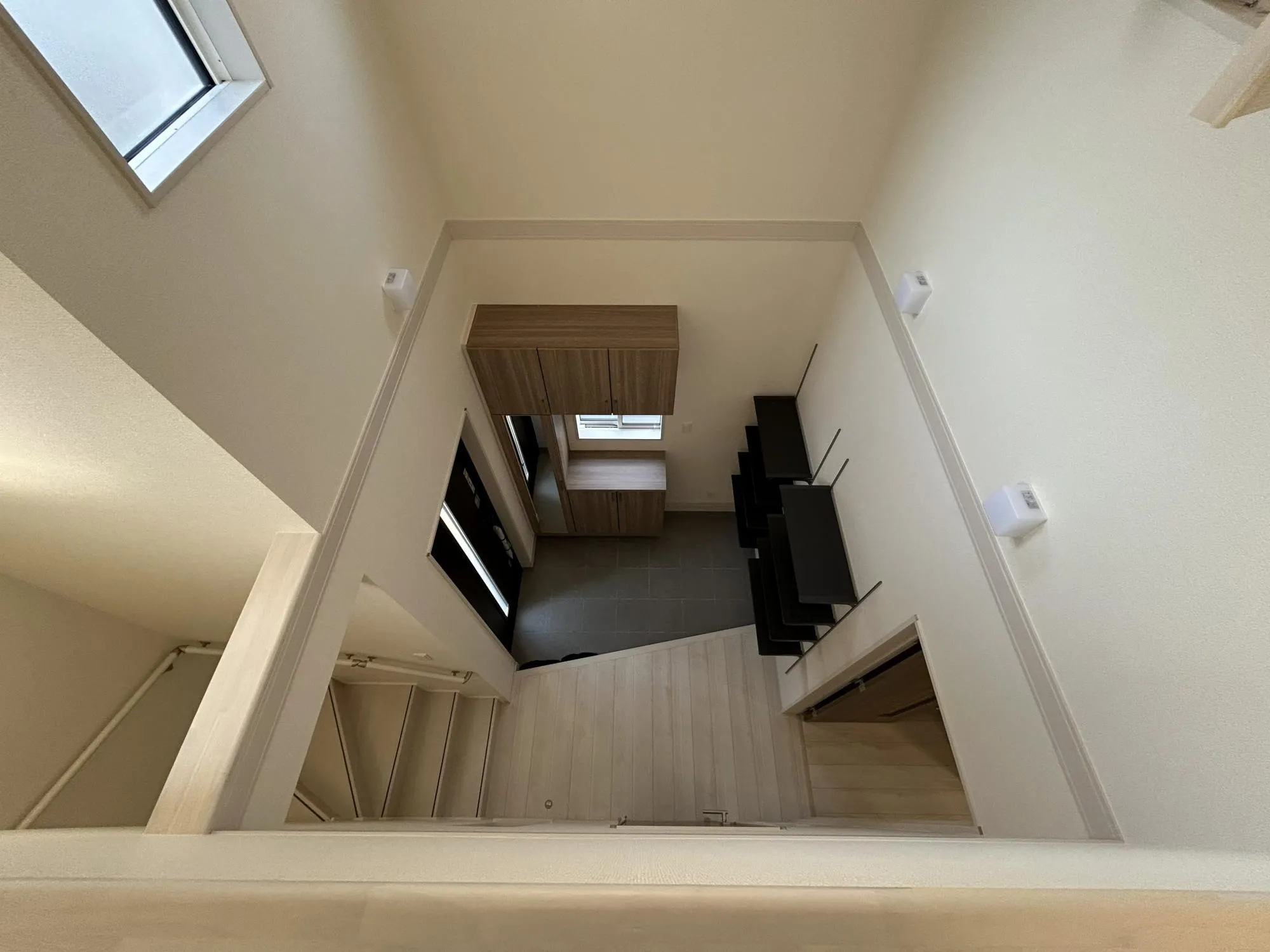 【2号棟　2階　吹抜け】