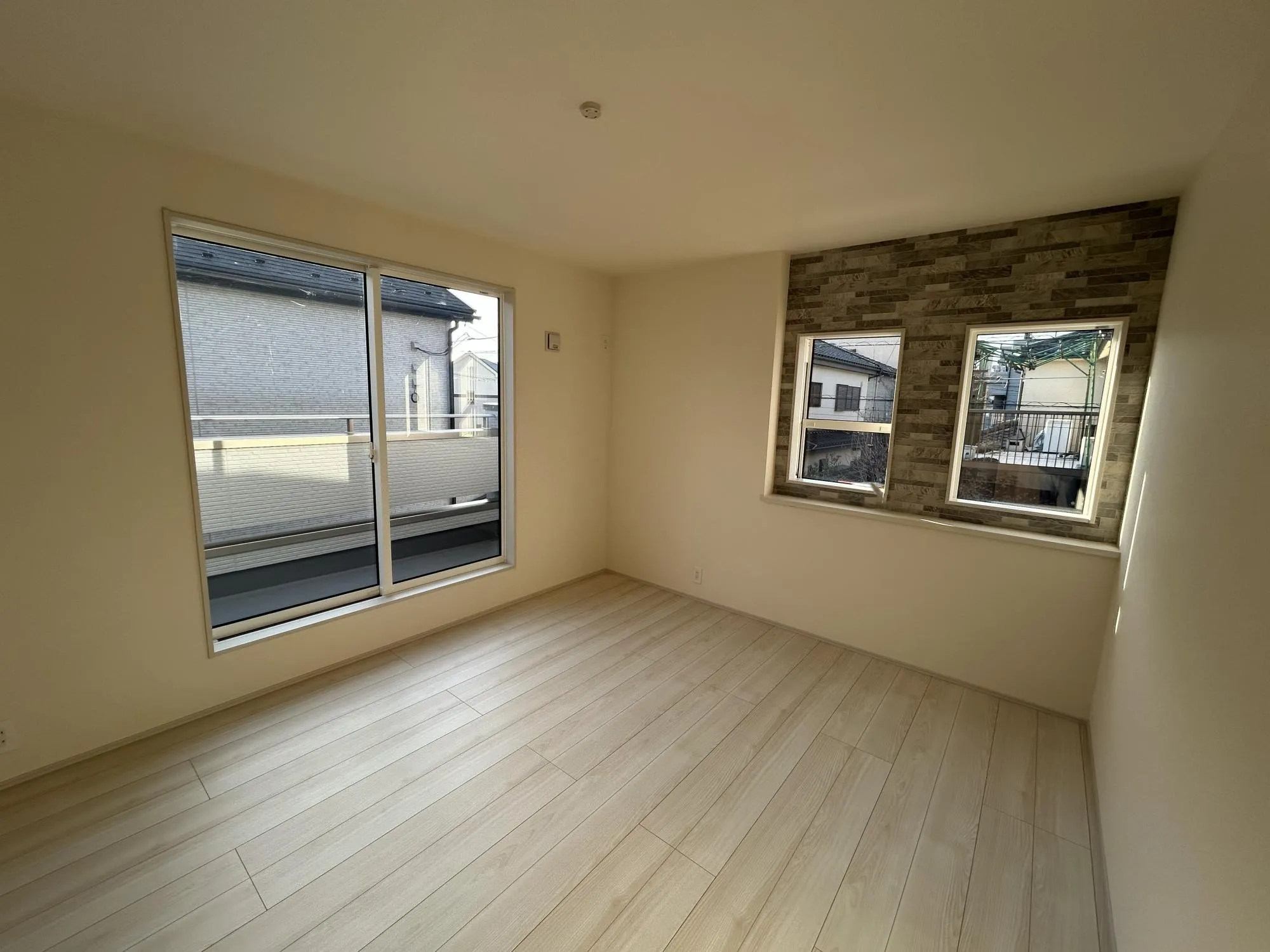 【2号棟　2階　洋室(7.14帖)】