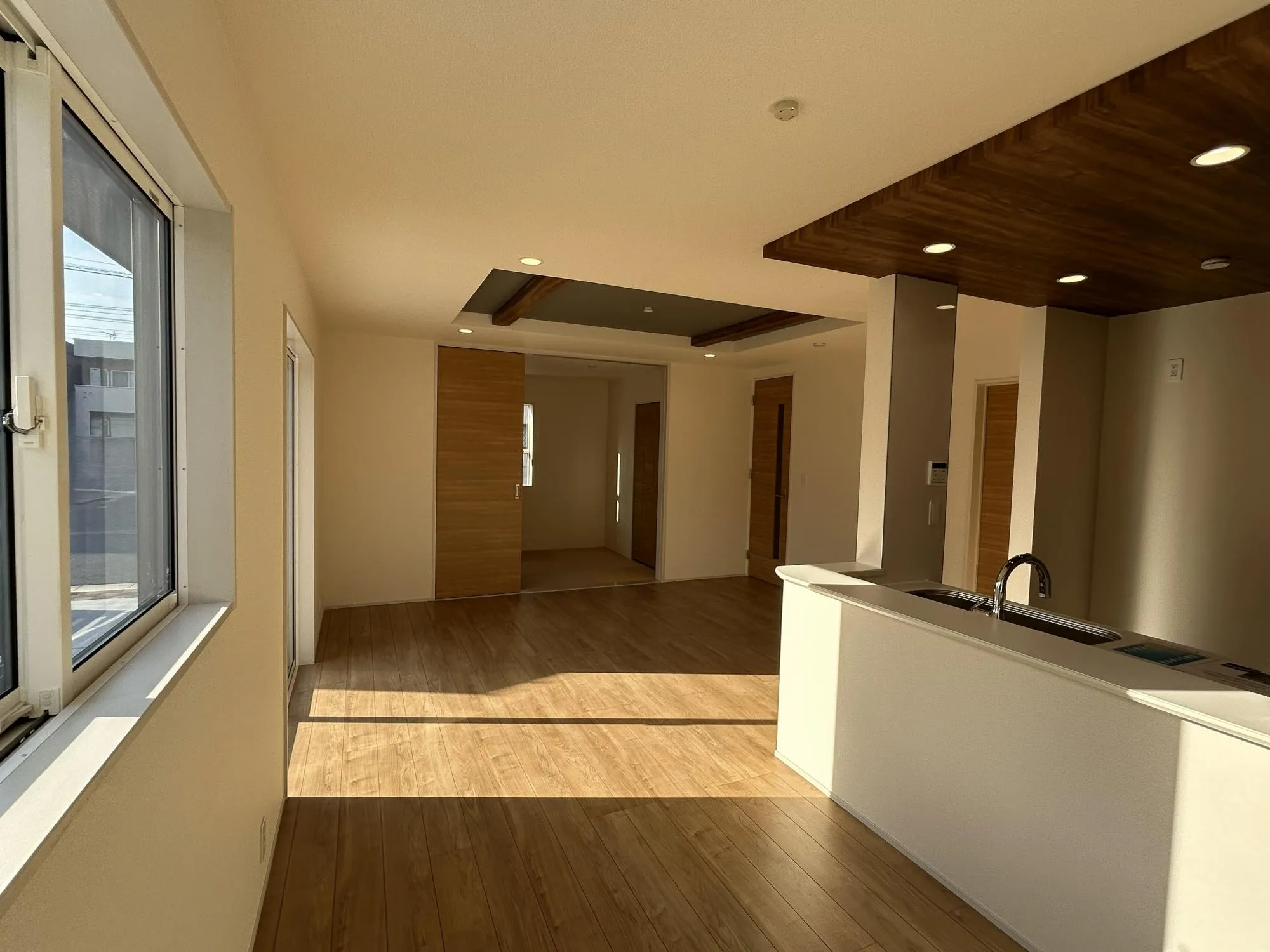 【3号棟　1階　LDK(17.5帖)】