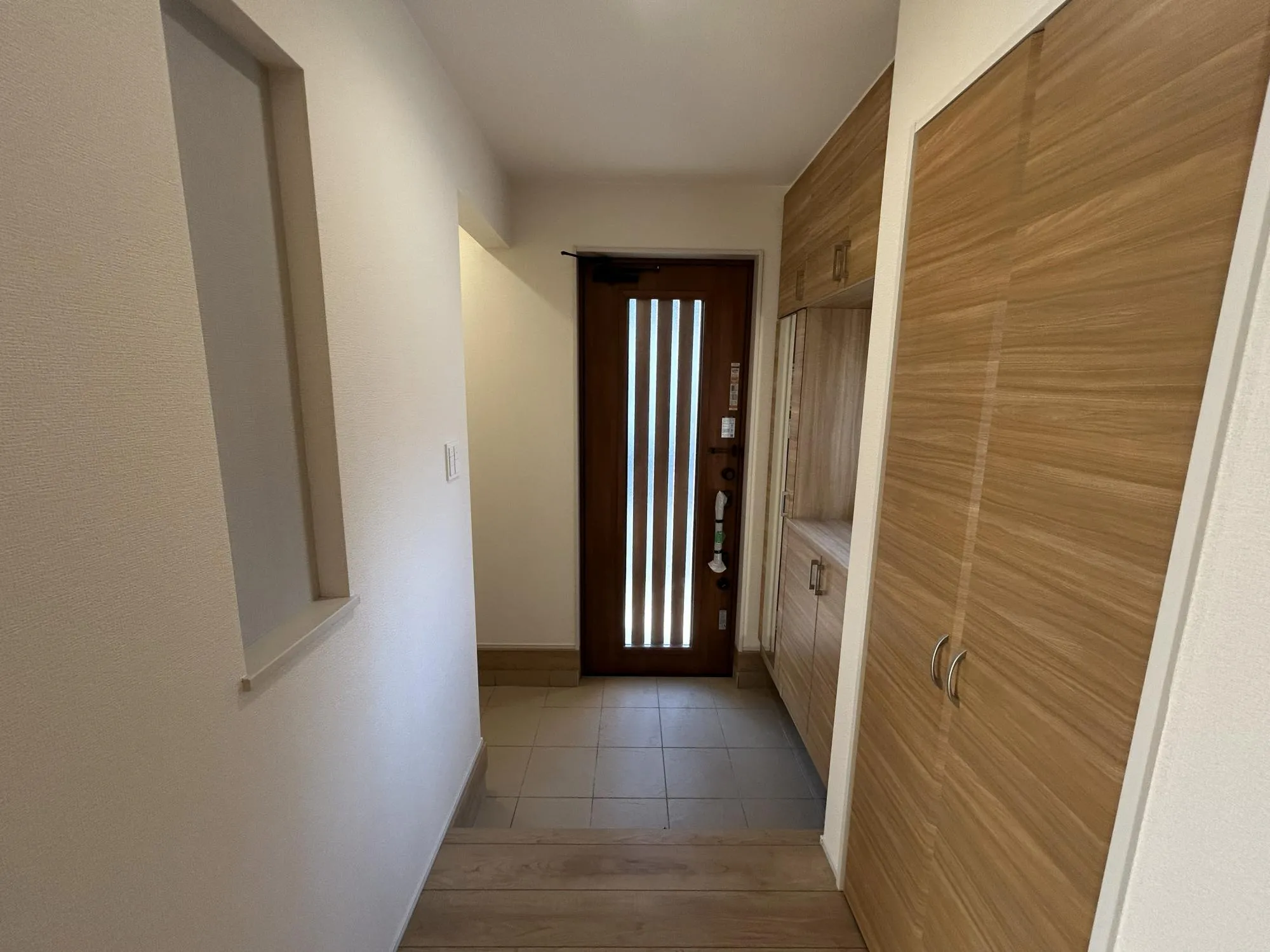 【3号棟　1階　玄関】