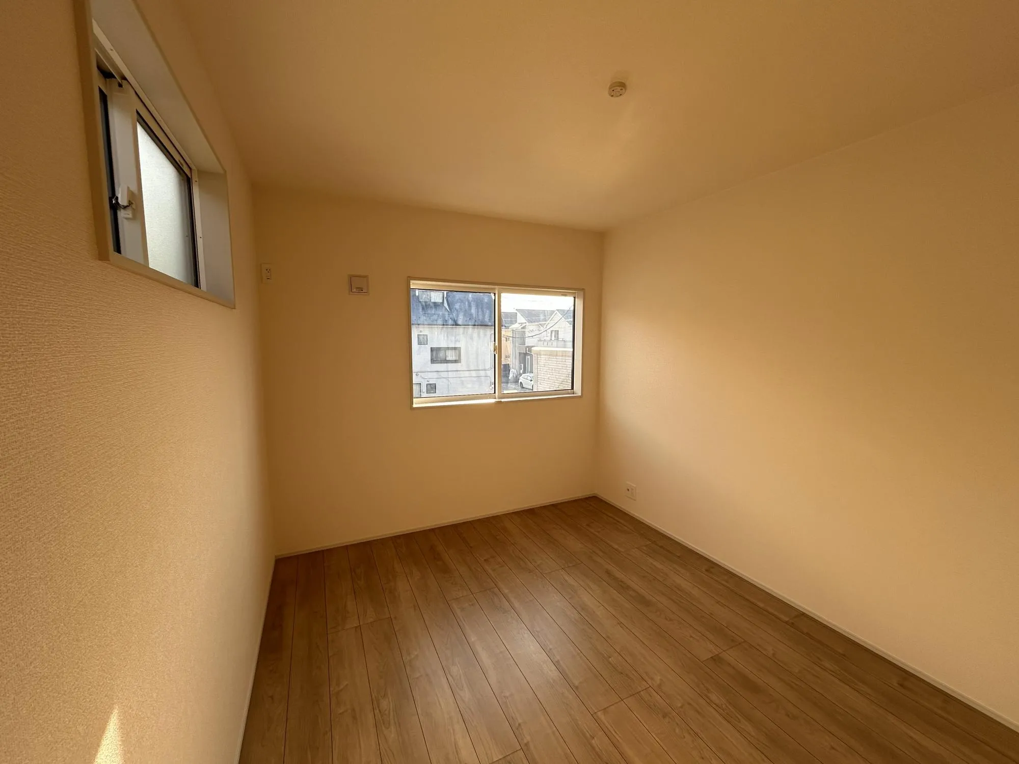 【3号棟　2階　洋室(6帖)】