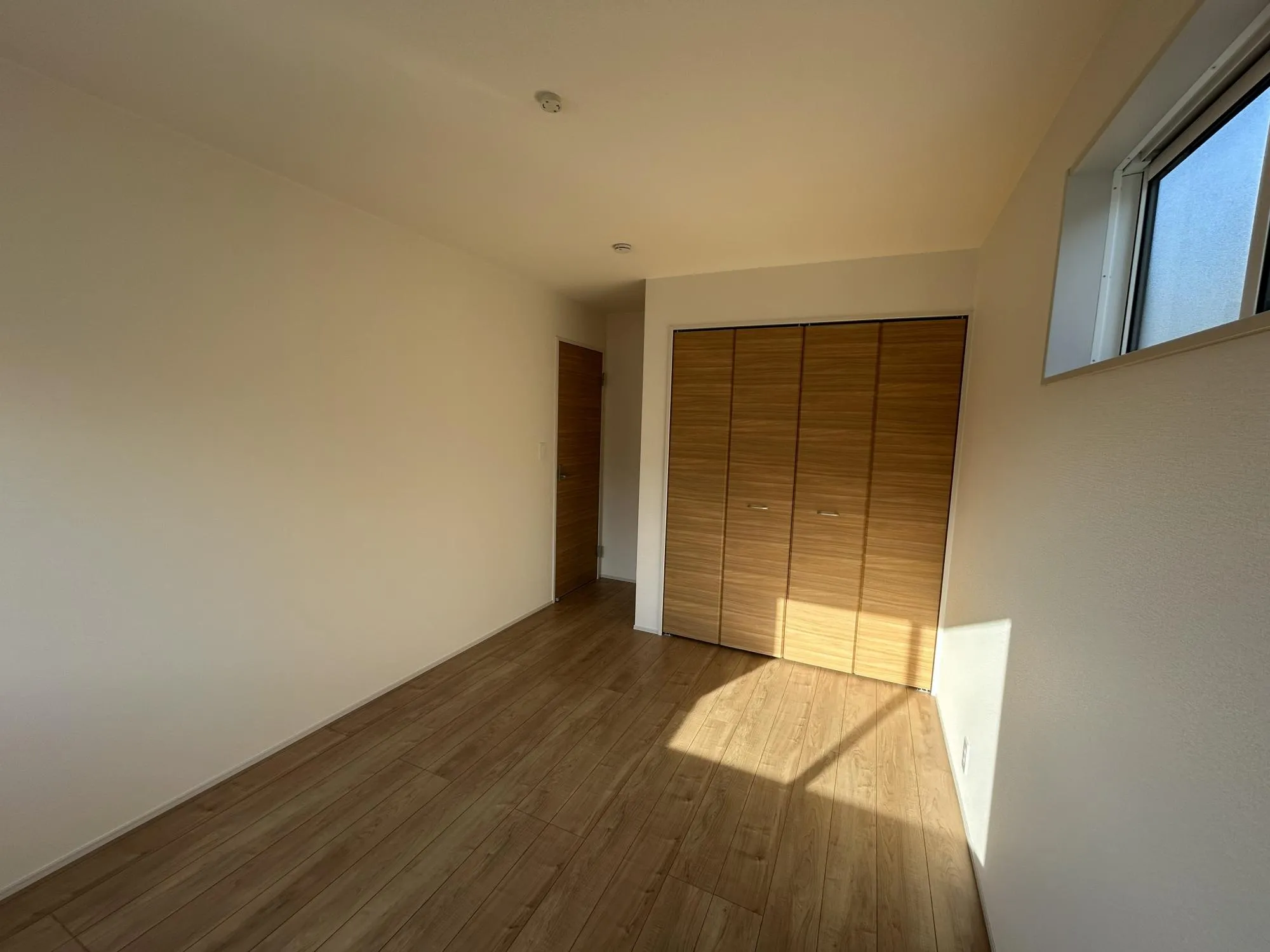 【3号棟　2階　洋室(6帖)】