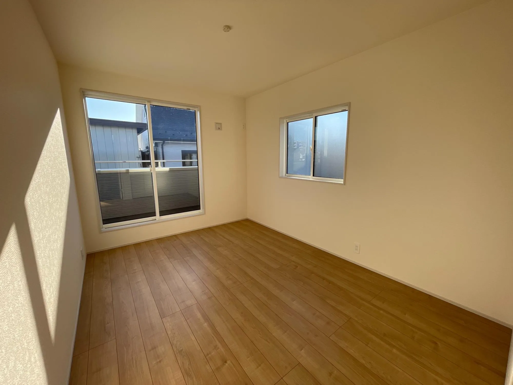 【4号棟 洋室(6.0帖)】