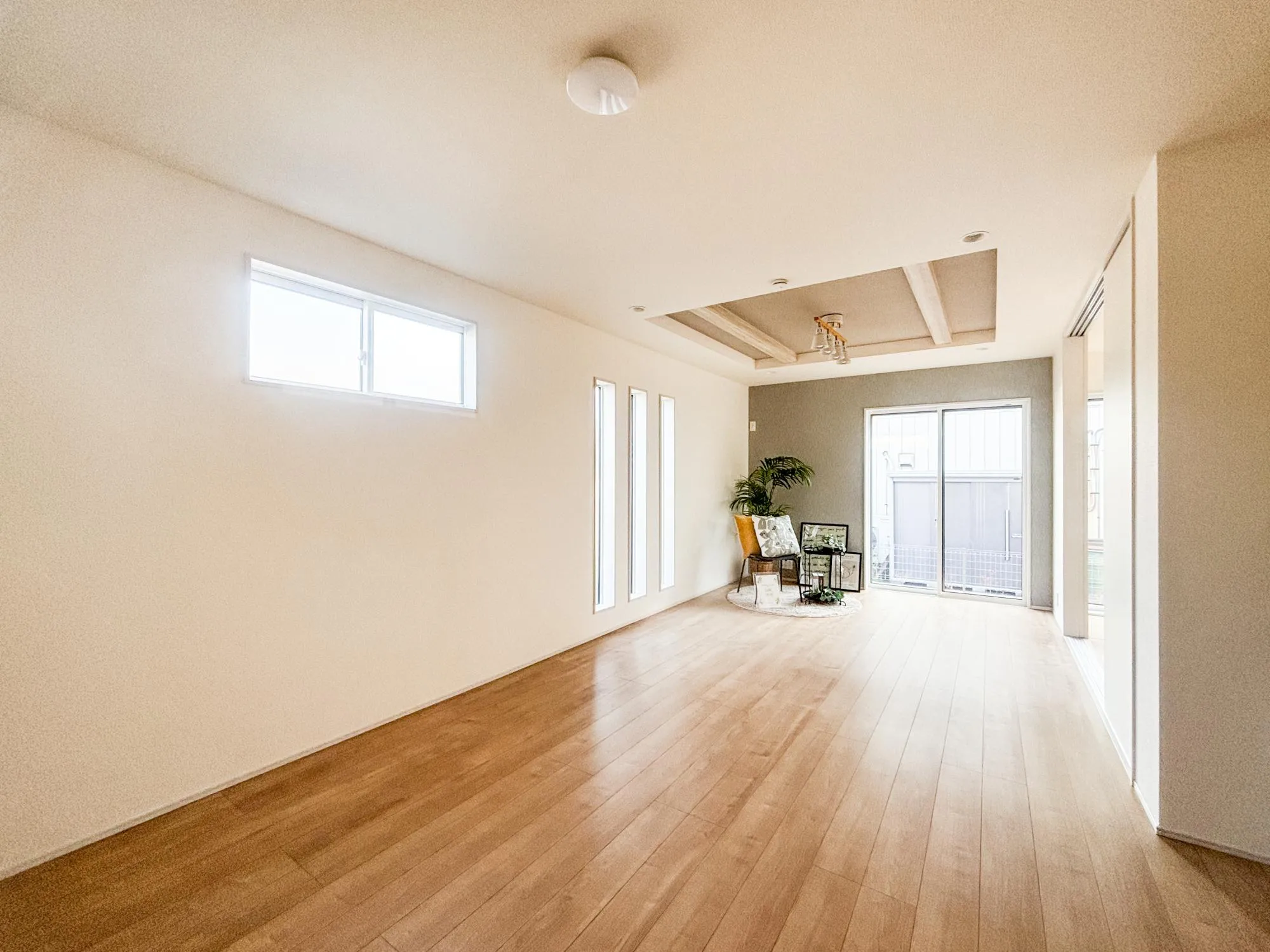 【4号棟　1階　LDK(18.0帖)】