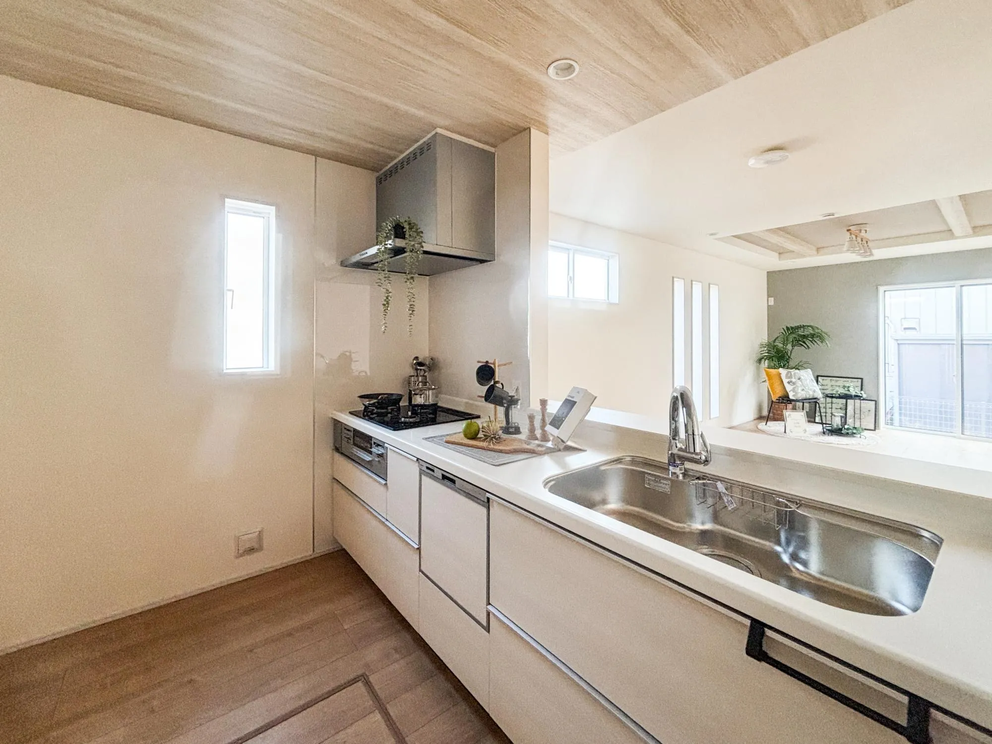 【4号棟　1階　キッチン】