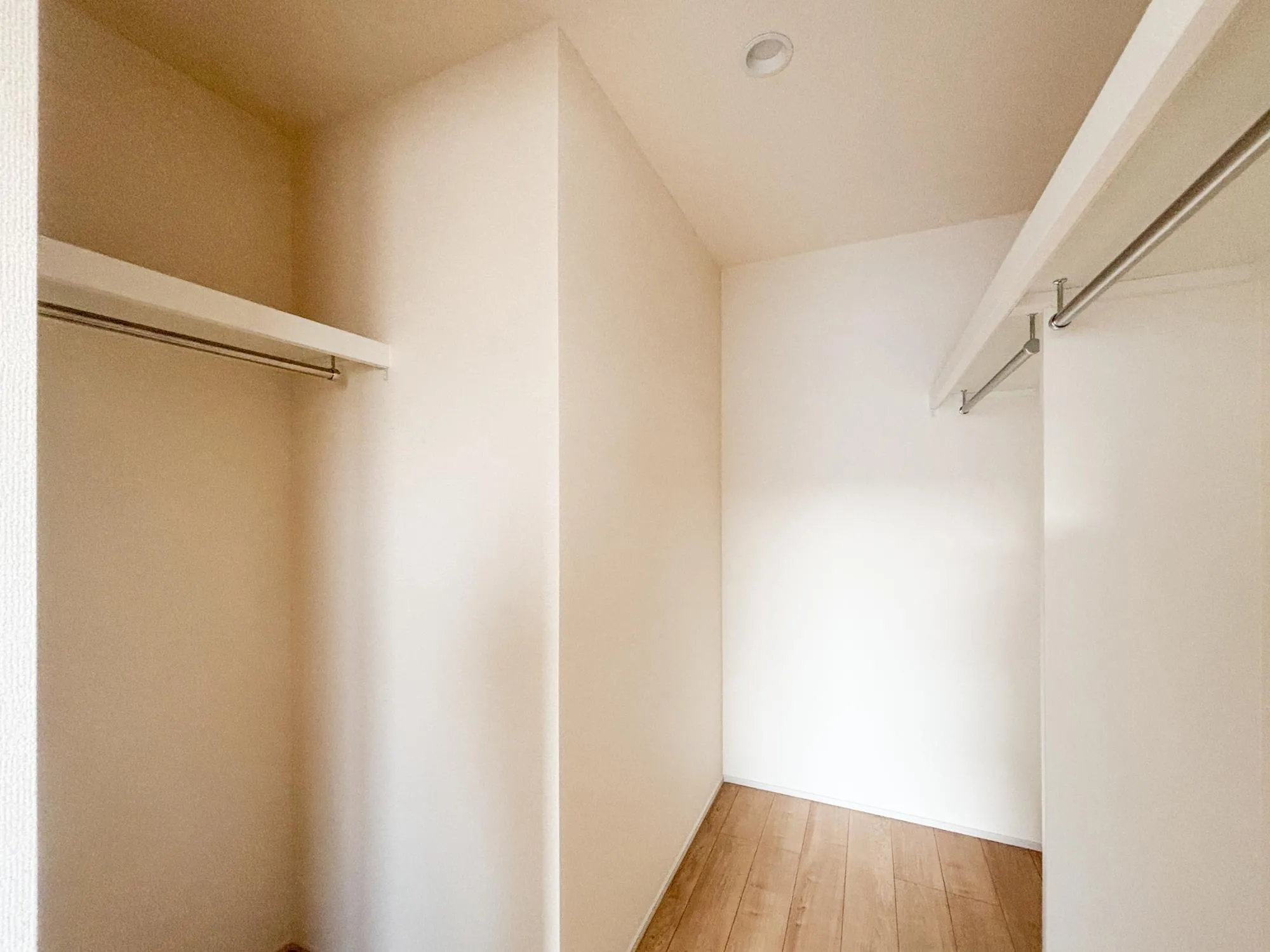 【4号棟　洋室(7.5帖)　収納】