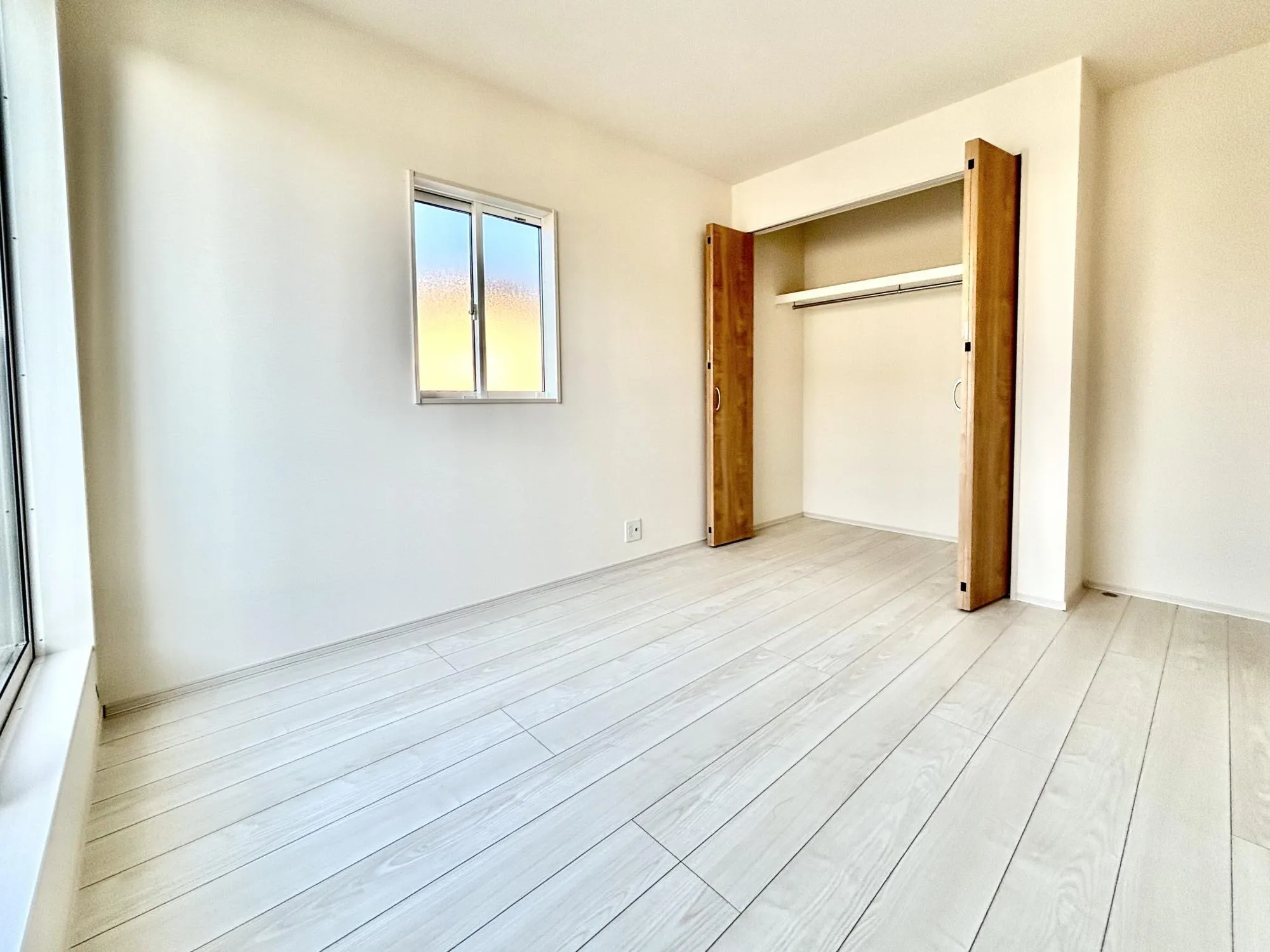 【洋室(5.5帖)】