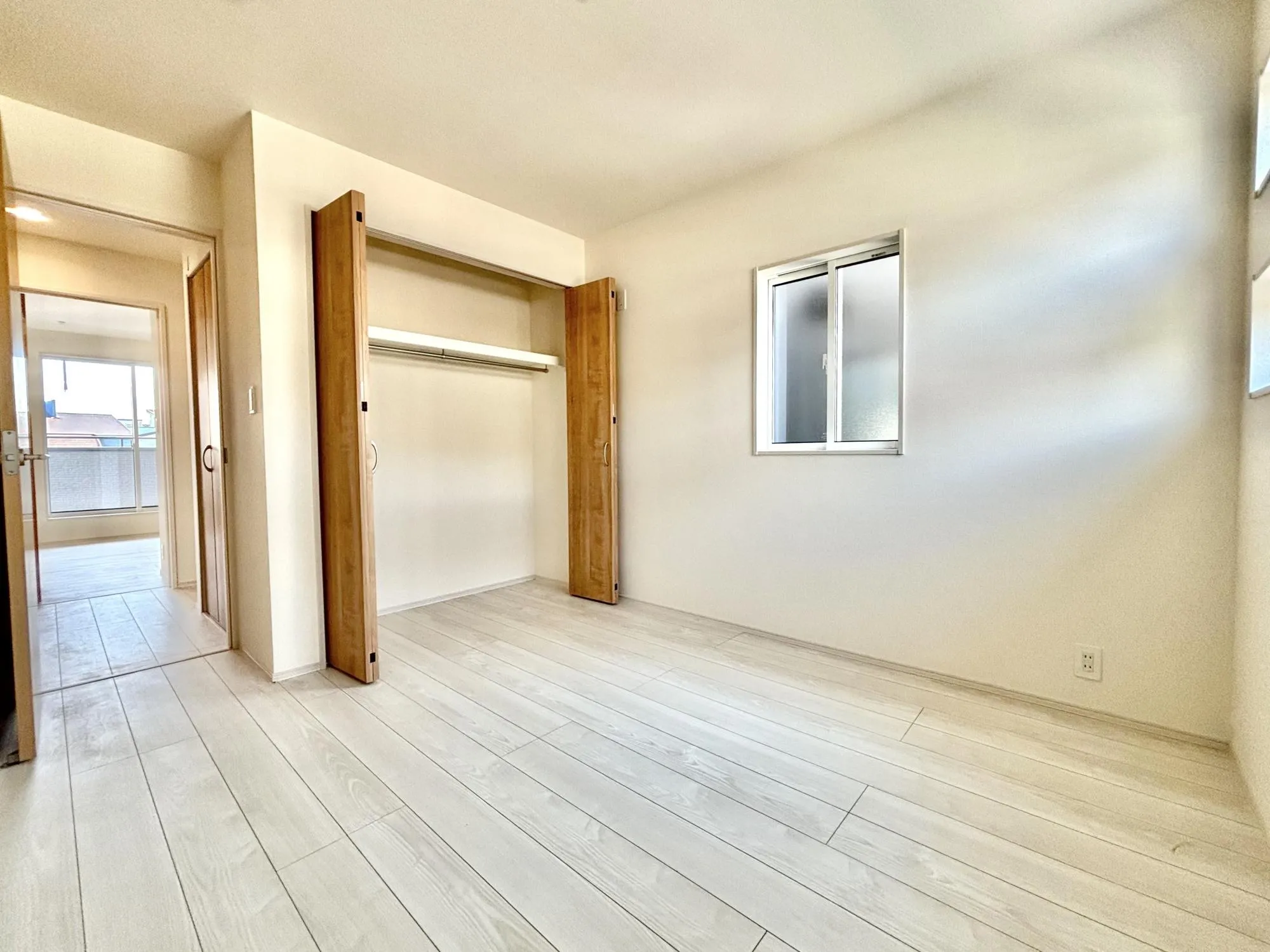 【洋室(5.34帖)】