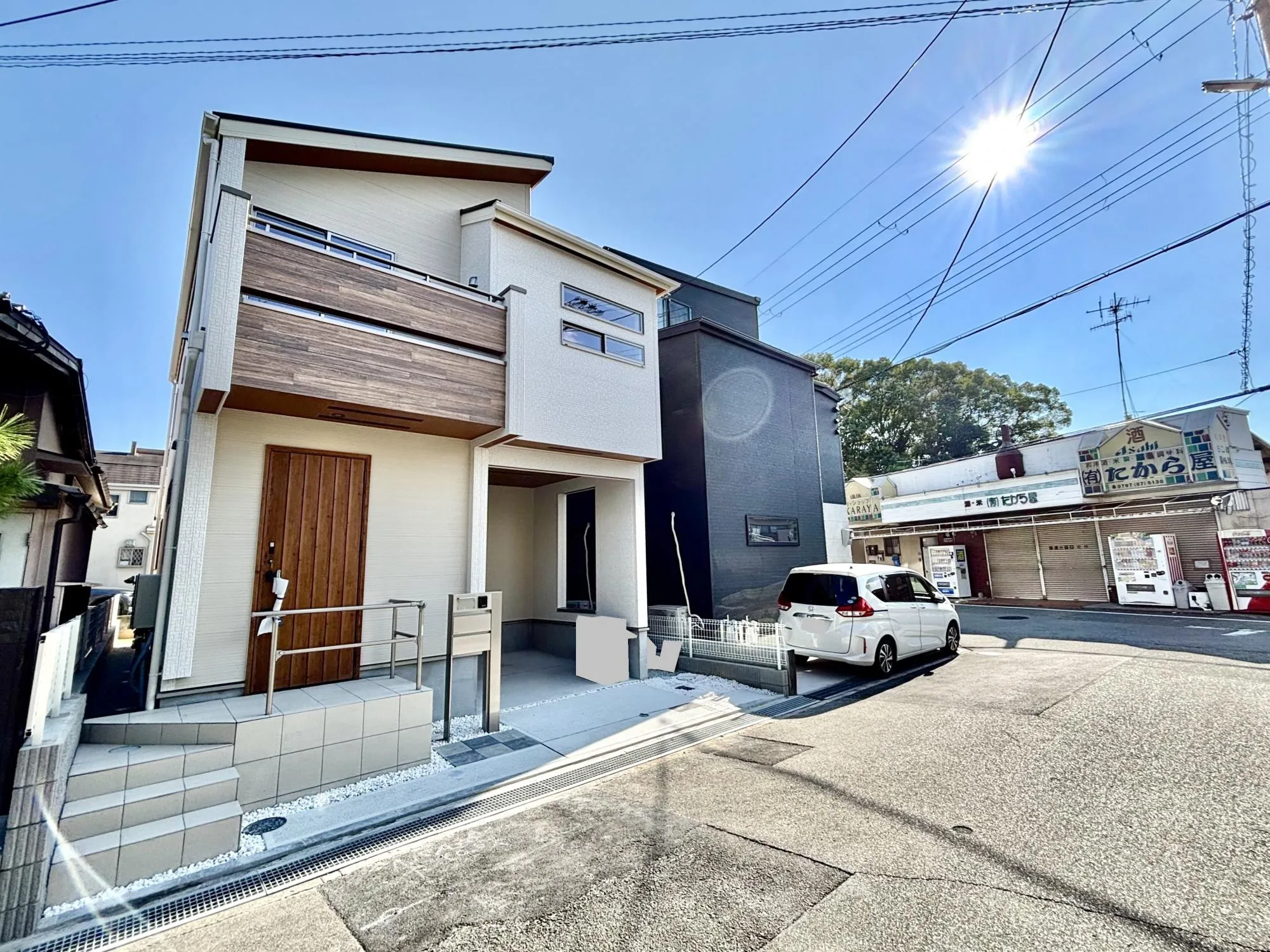 【前面道路含む現地写真】