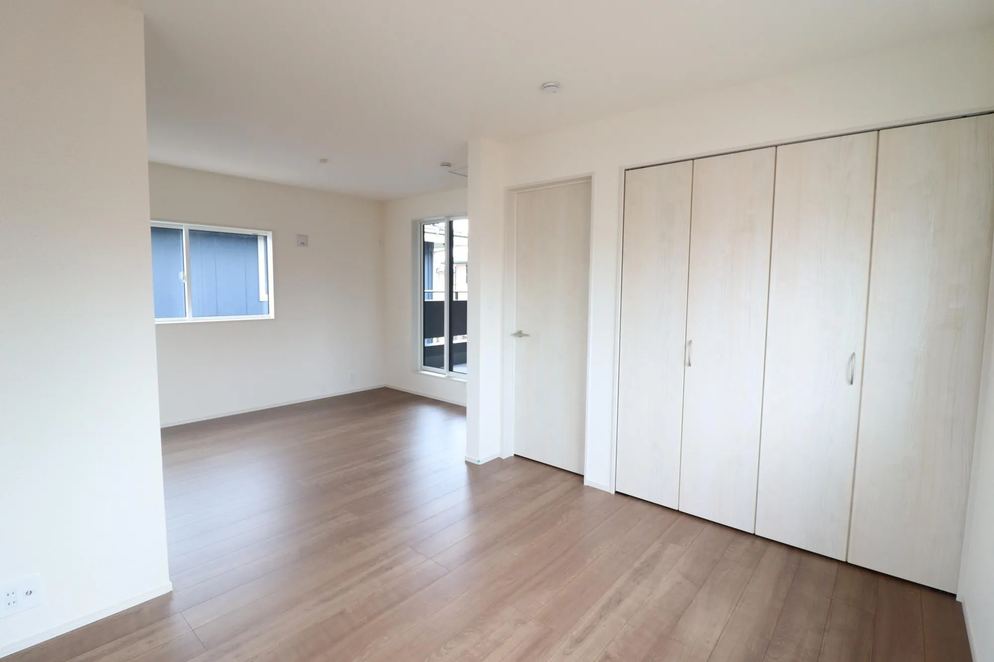 【洋室(10.5帖)】