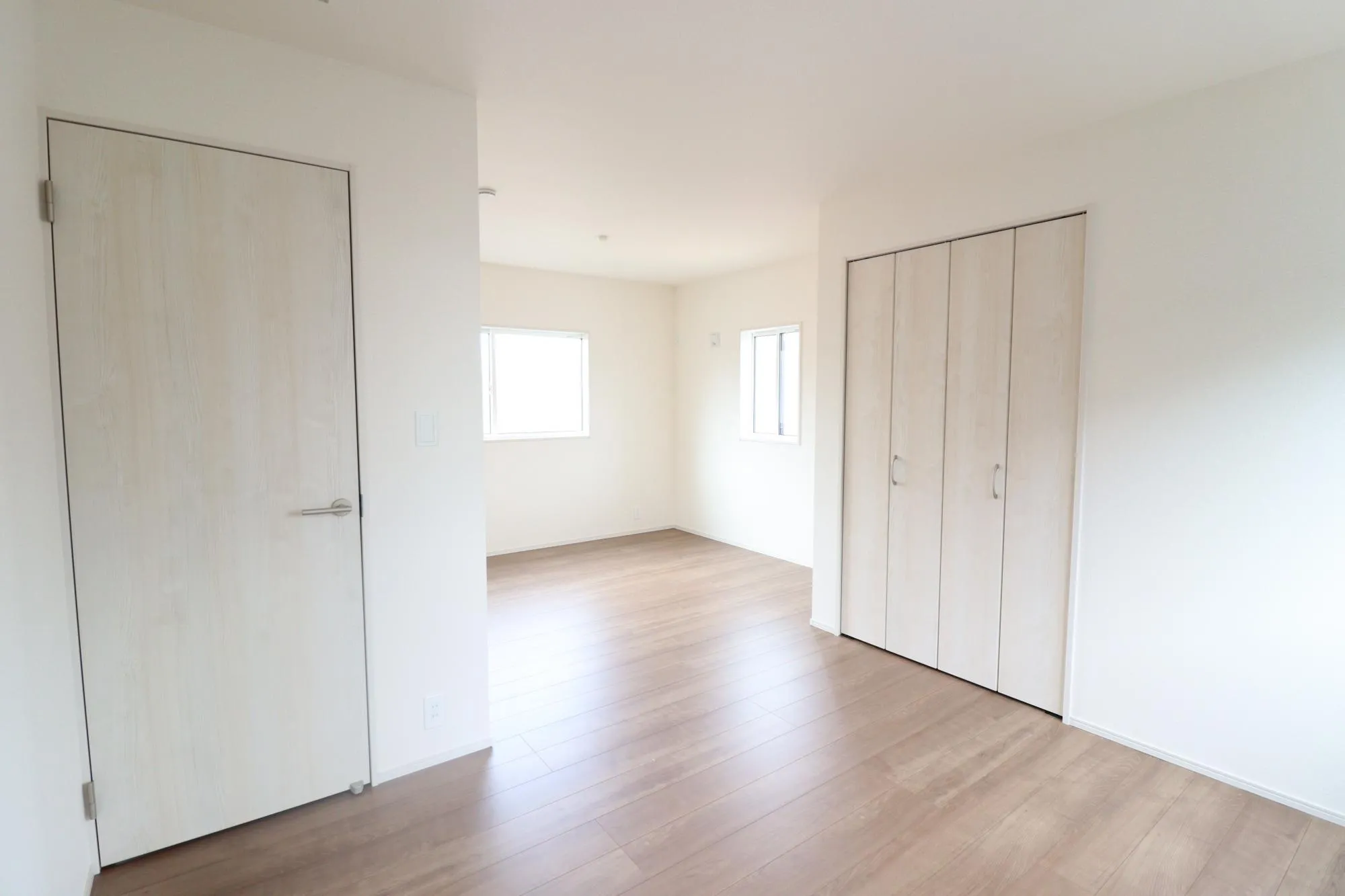 【洋室(10.5帖)】