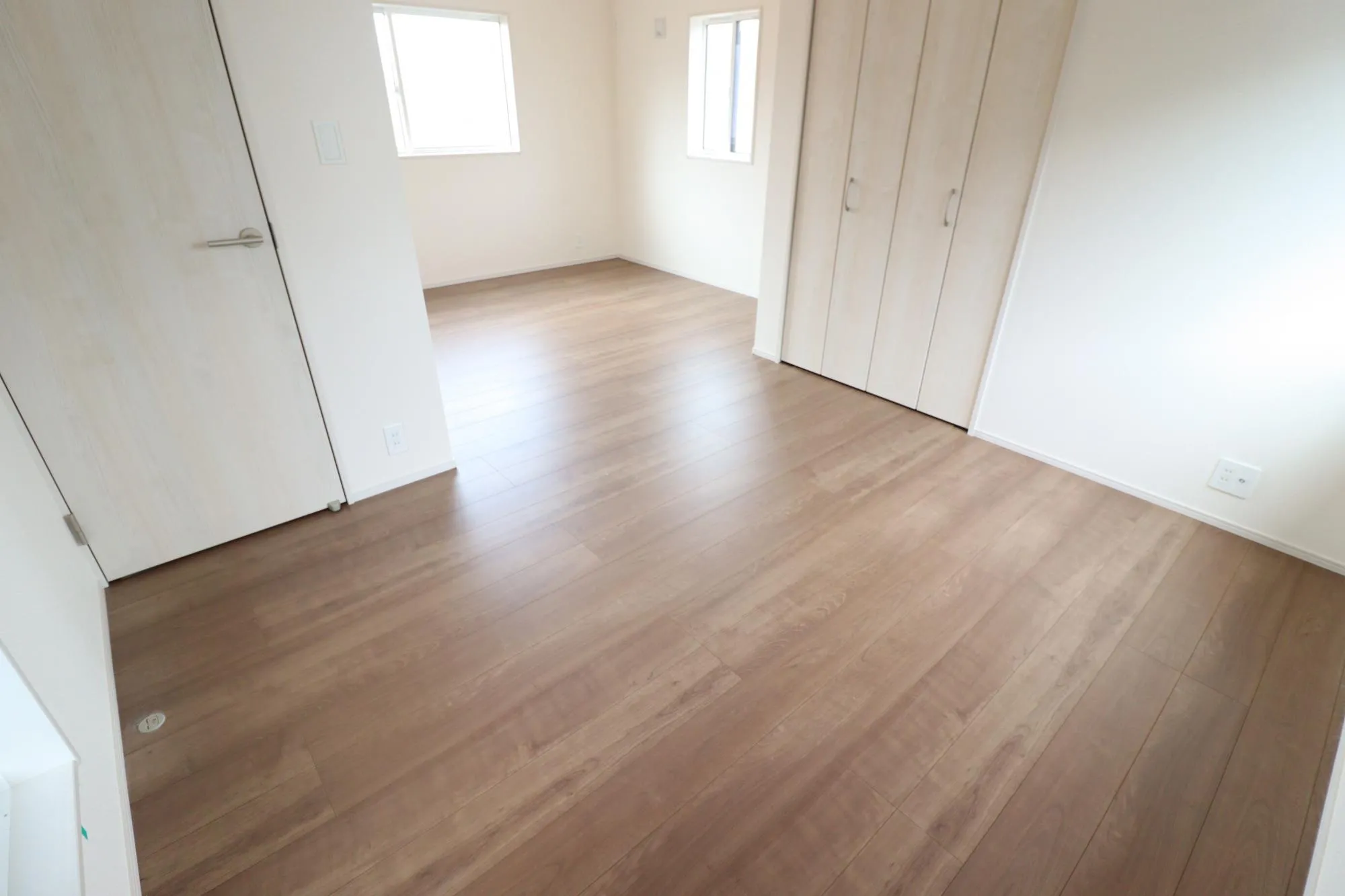 【洋室(10.5帖)】