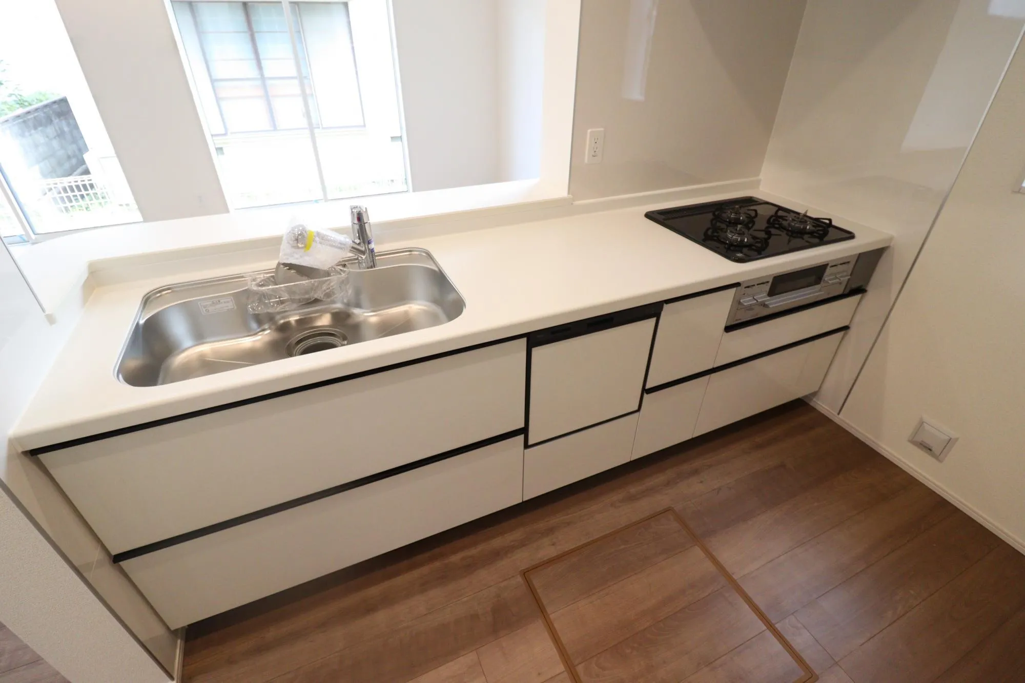 【①号棟　キッチン】