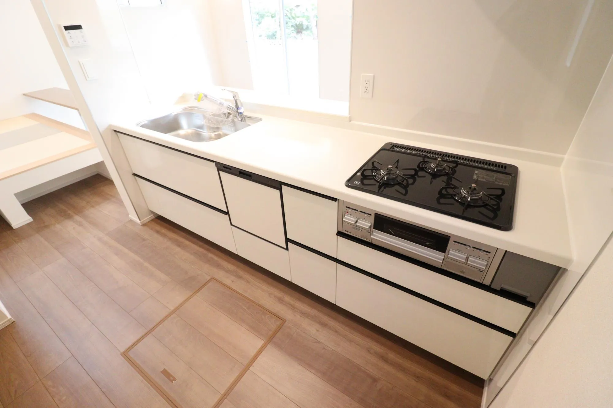 【①号棟　キッチン】