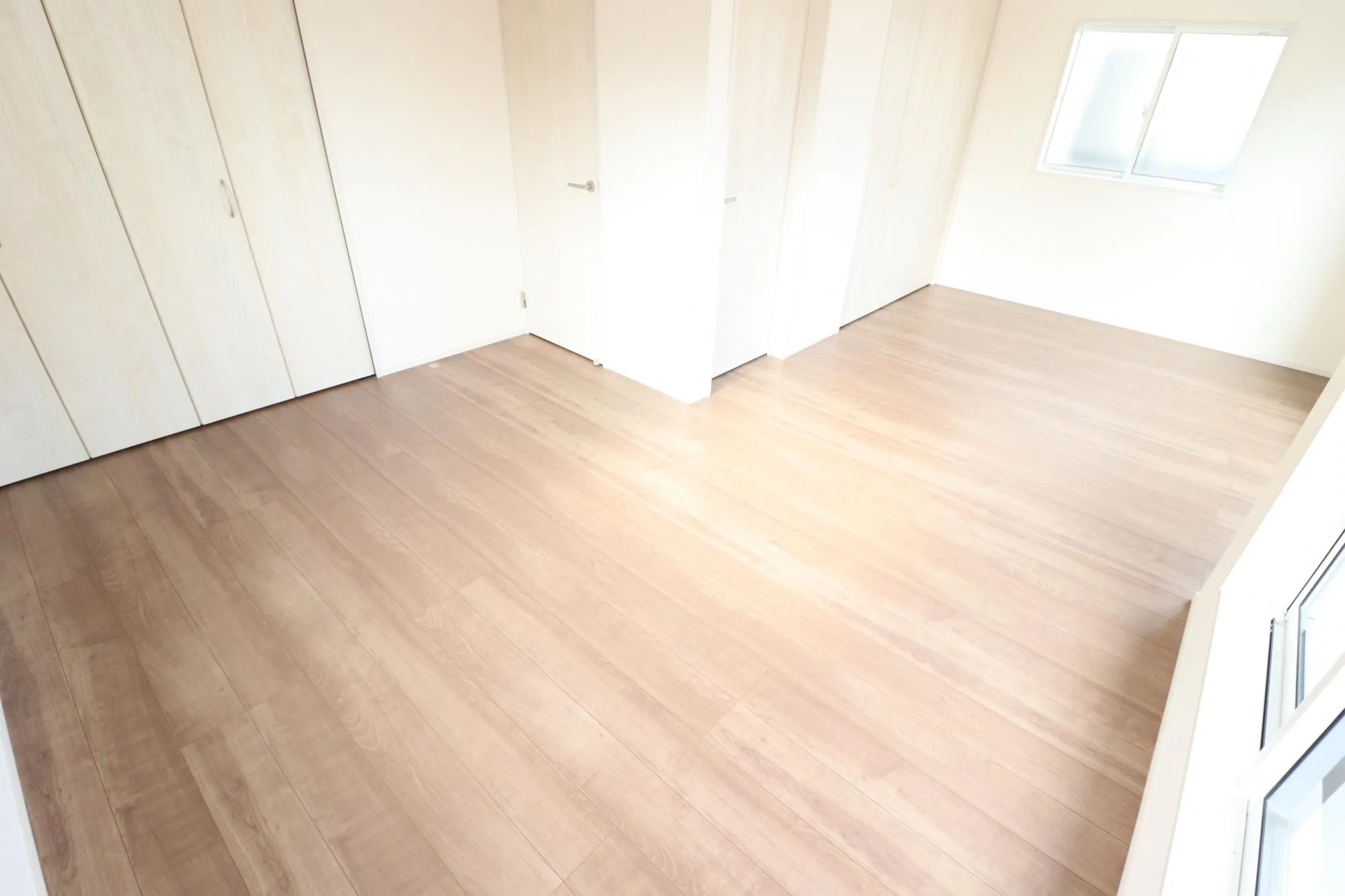 【①号棟　洋室 2ドア1ルームタイプ】