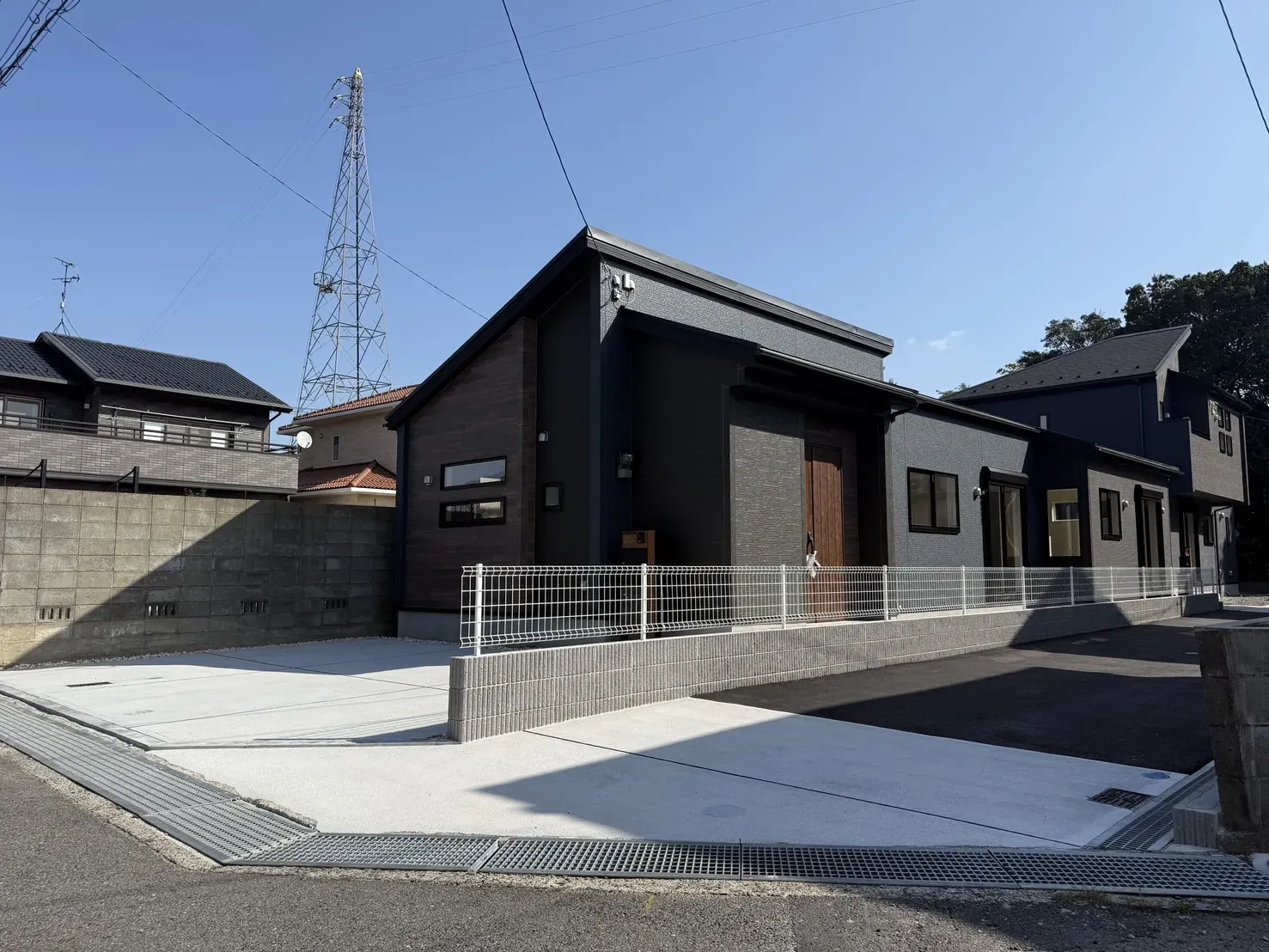 【①号棟現地外観】2025.11.7撮影