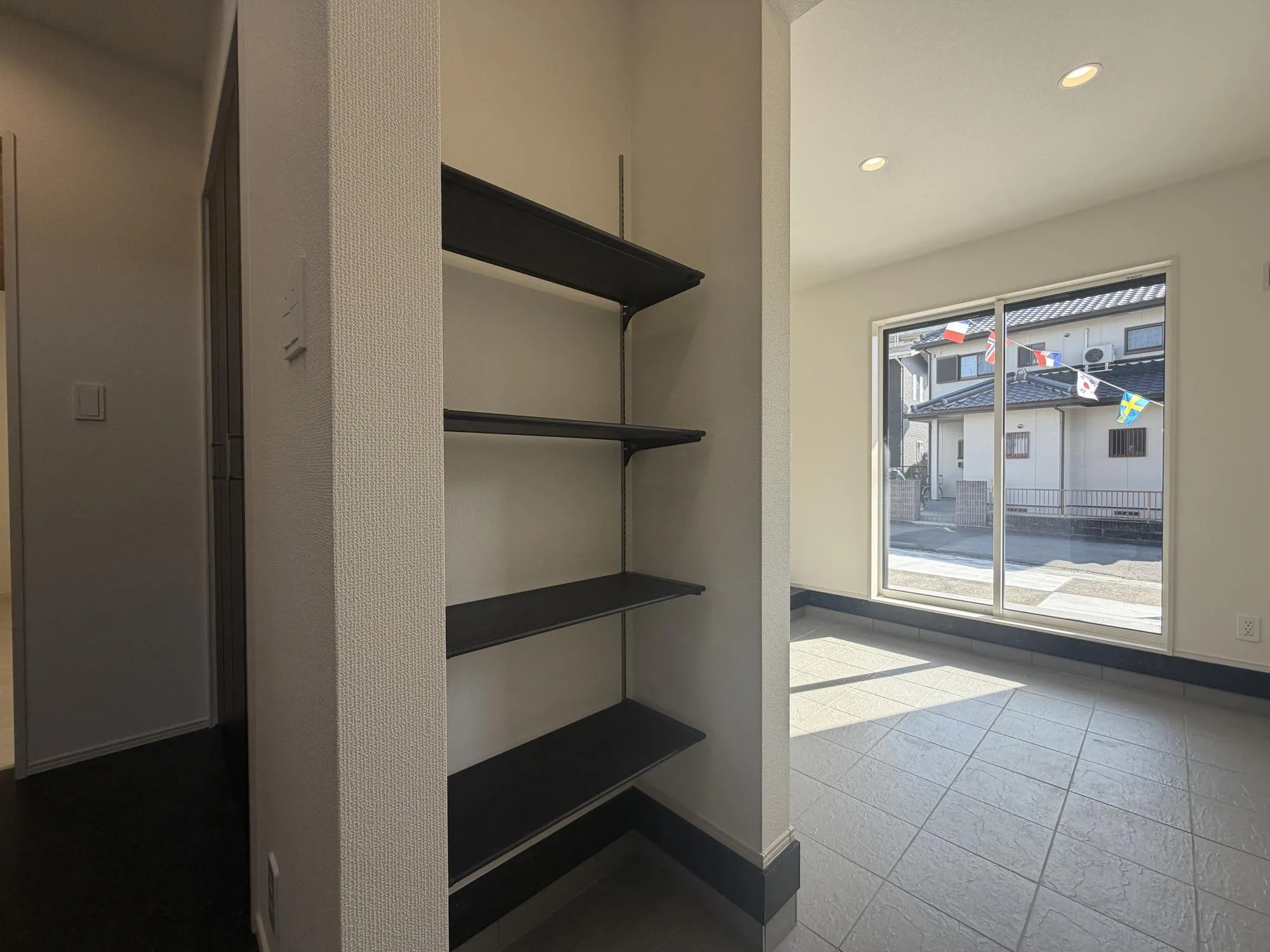 【玄関土間収納】靴もコートもベビーカーも。ただの収納では終わらない、玄関土間からマルチエントランスまで直結する動く収納空間が暮らしを変えます。