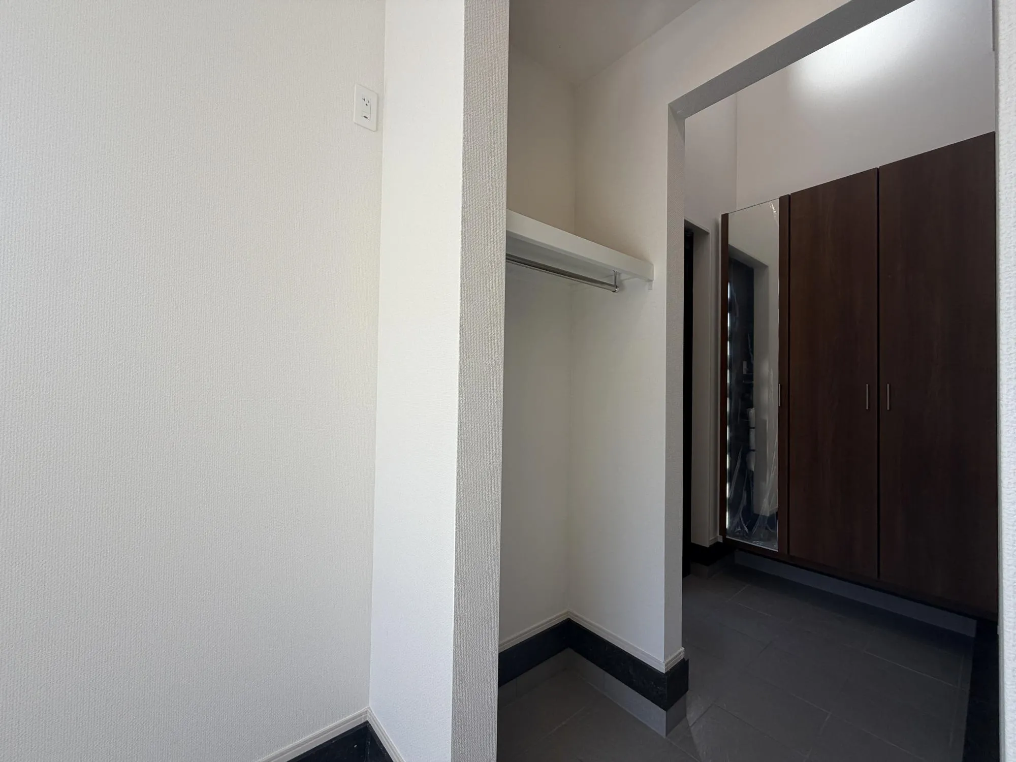 【玄関土間収納】靴もコートもベビーカーも。ただの収納では終わらない、玄関土間からマルチエントランスまで直結する動く収納空間が暮らしを変えます。