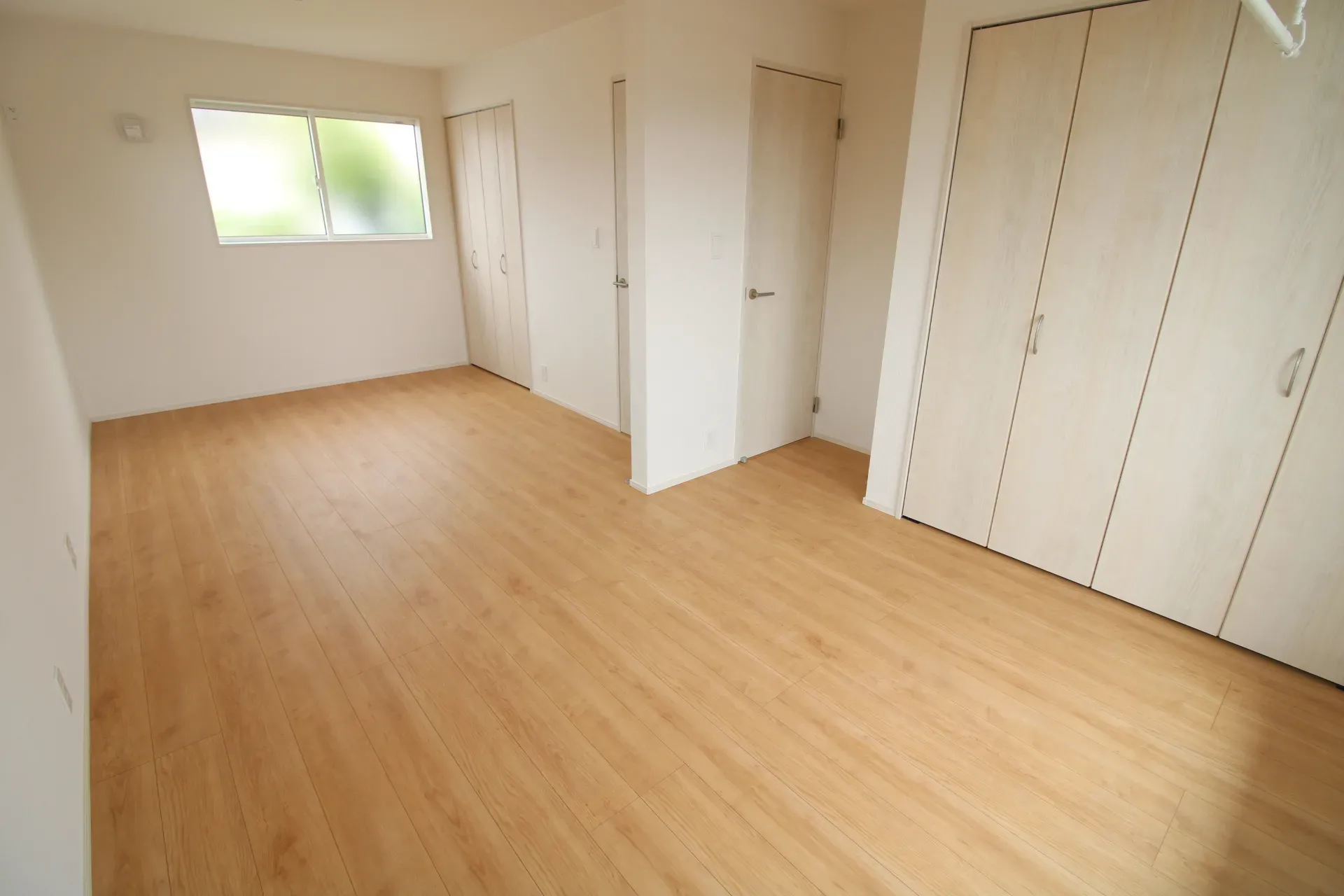 洋室(5.25帖+5.0帖)