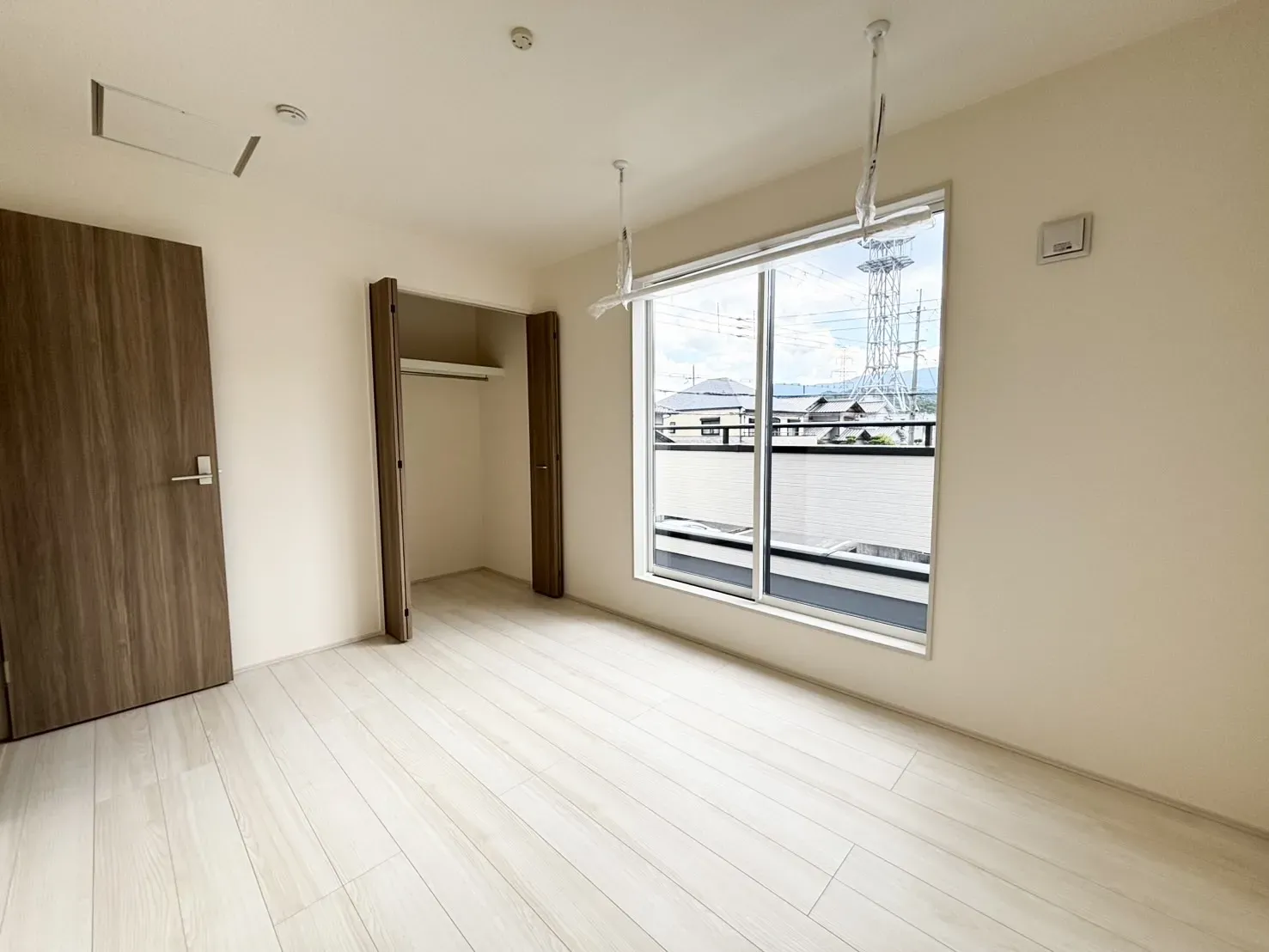 洋室6帖・室内物干し付き!