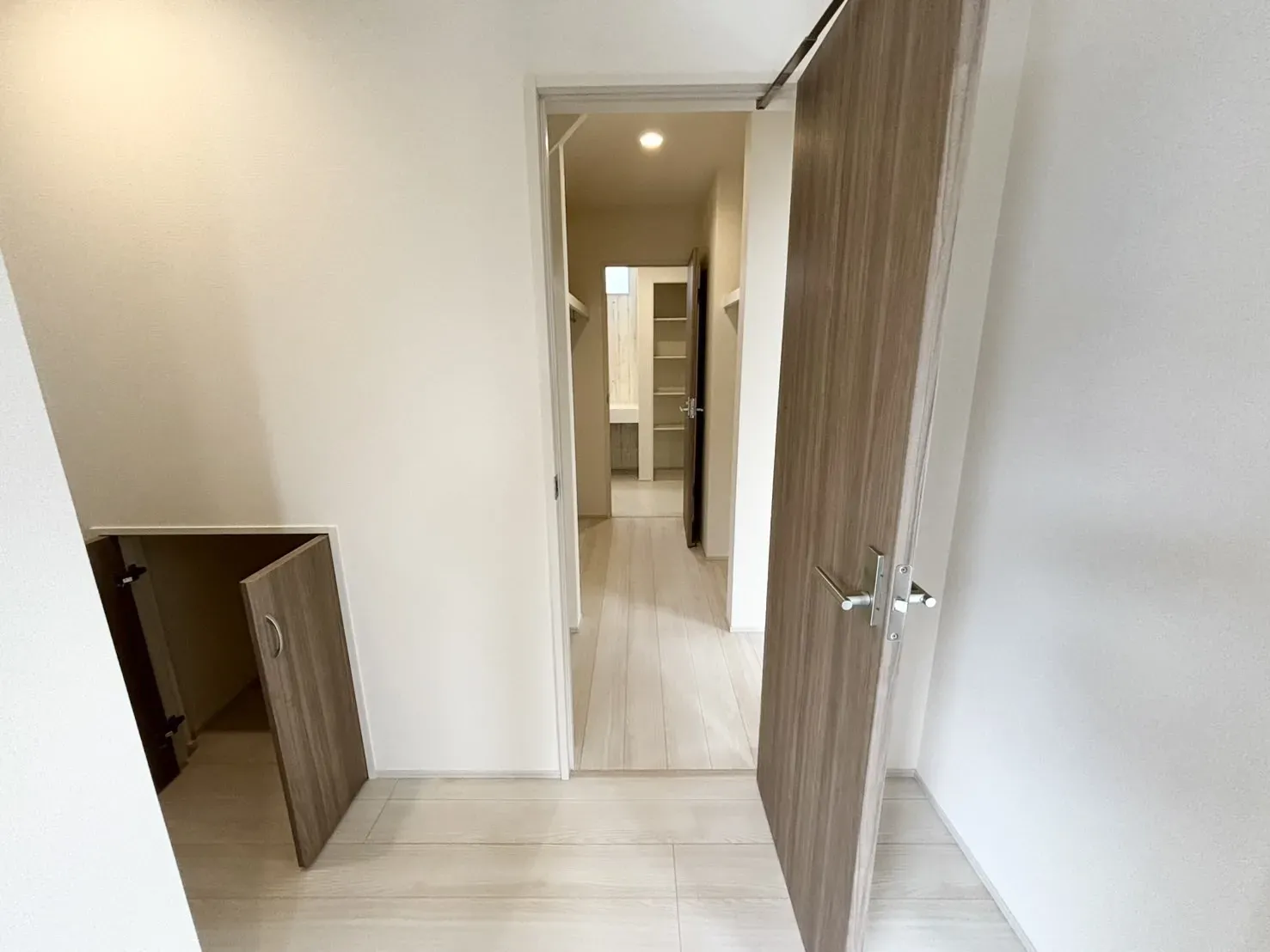 1階に廊下収納もあります!