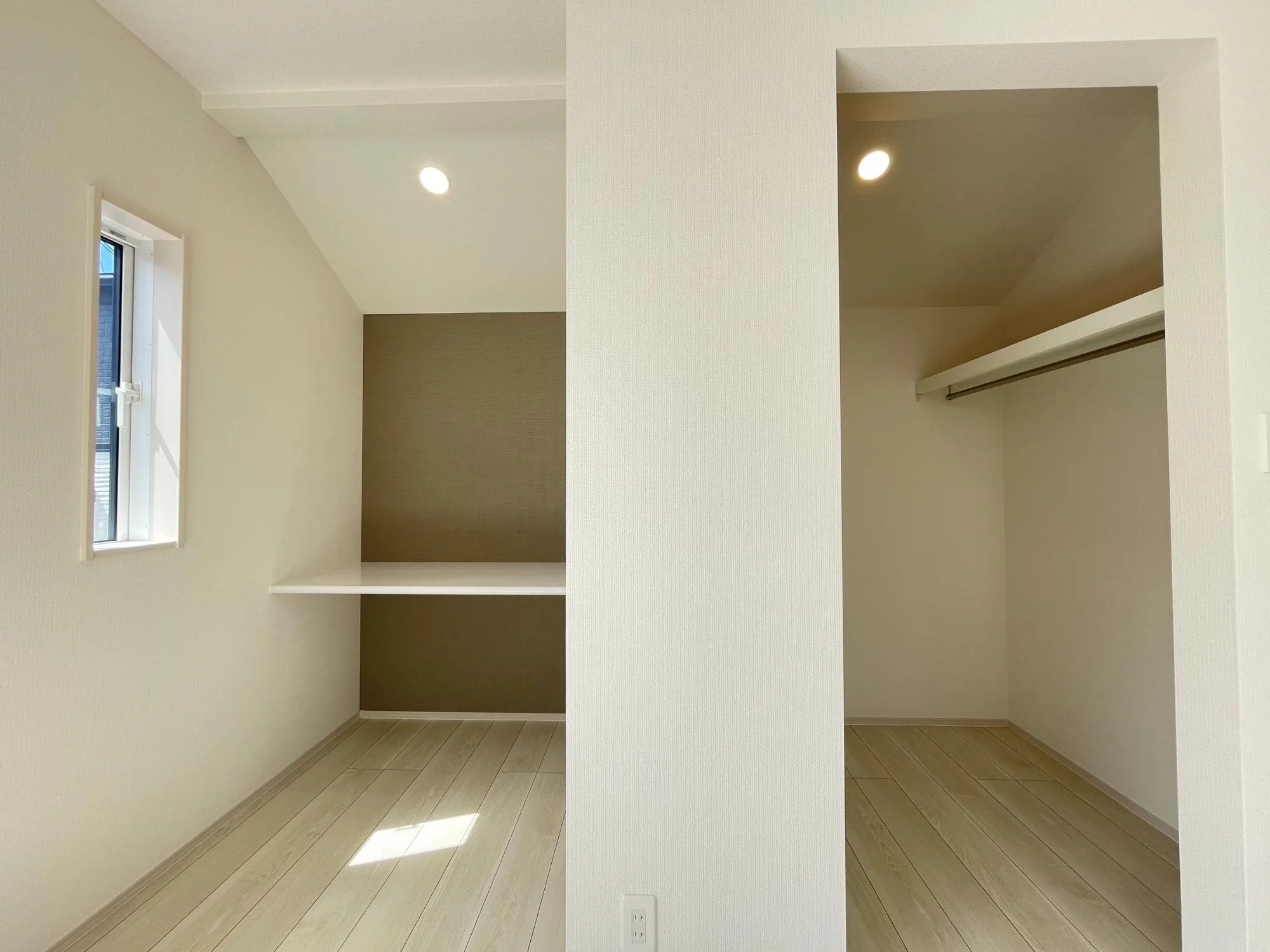 ②号棟 仕事や趣味のスペースとして使えるカウンターとたっぷり収納できるウォークインクローゼット