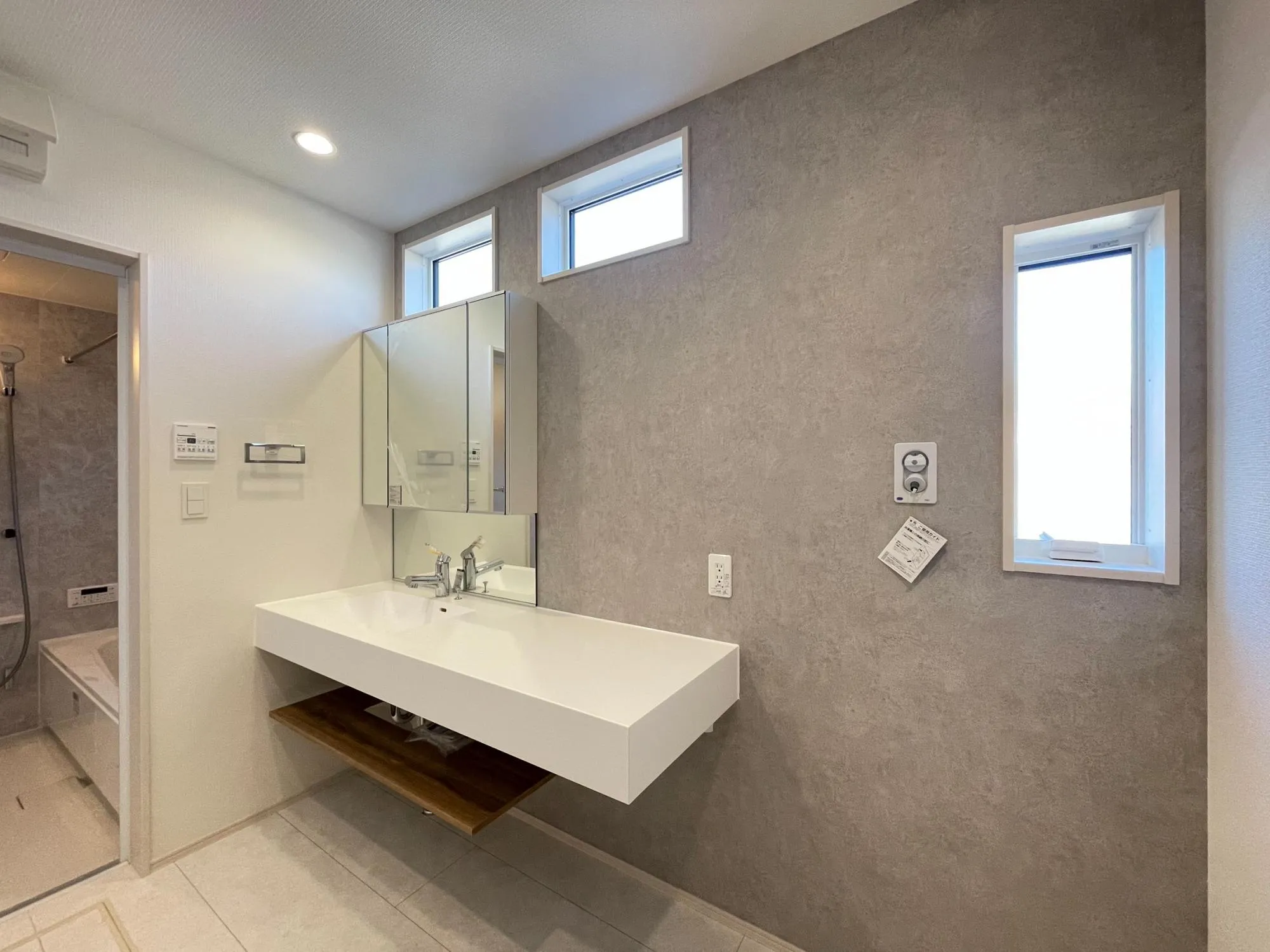 ①号棟　洗面室