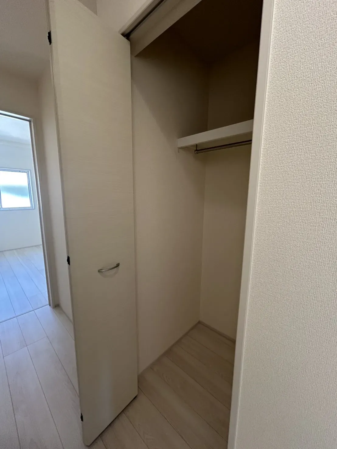 【2階廊下収納】