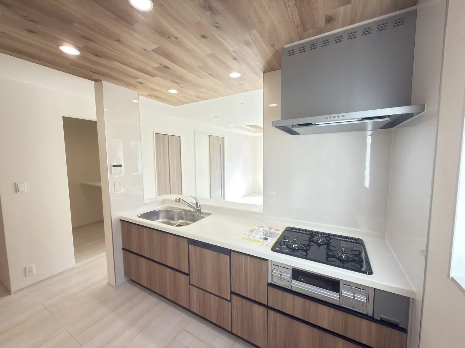 【キッチン】対面式キッチンで、食器洗浄乾燥機付きです!