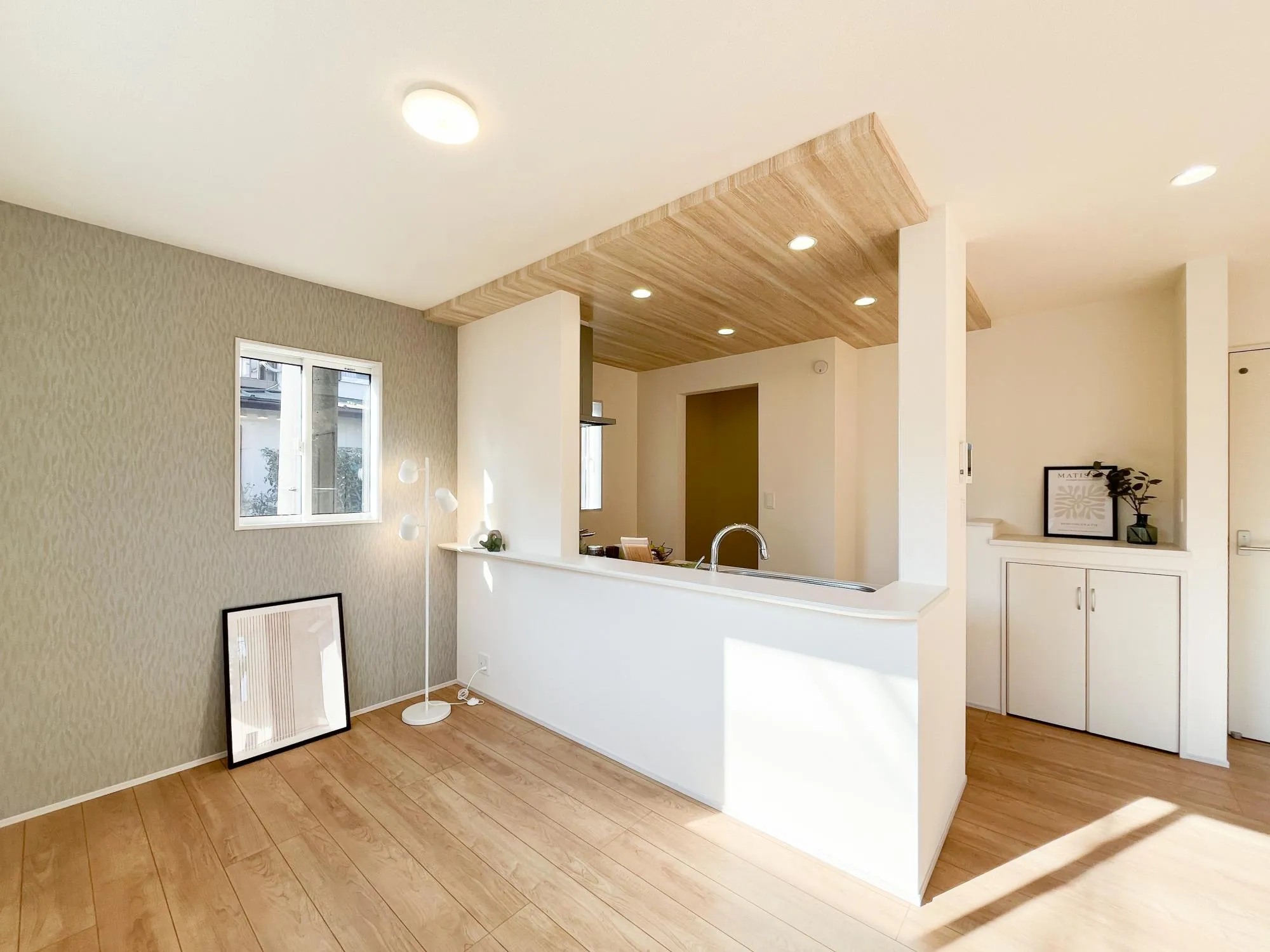 【1号棟　ダイニング・キッチン】