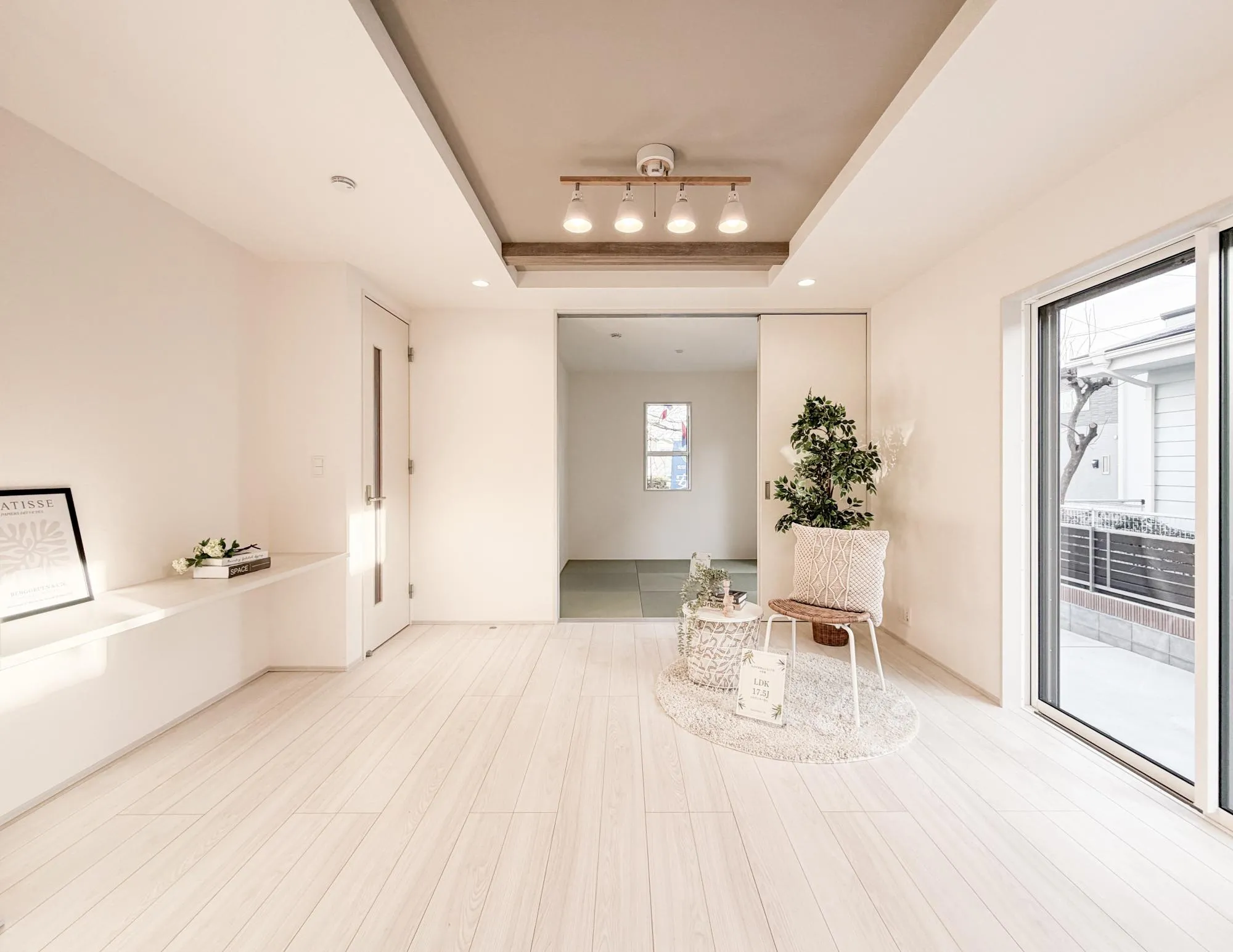 【4号棟　1階　LDK(17.5帖)】