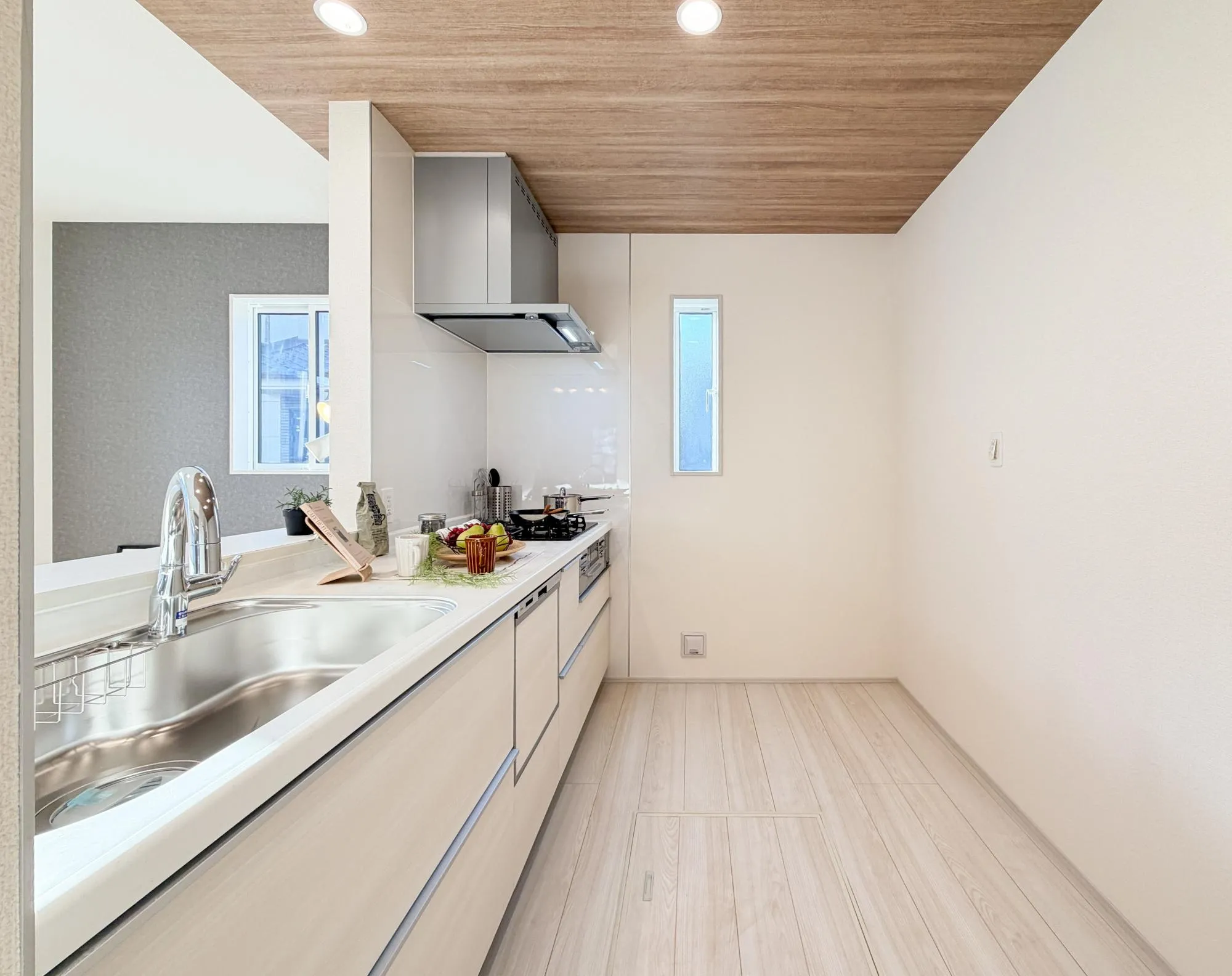 【4号棟　1階　キッチン】