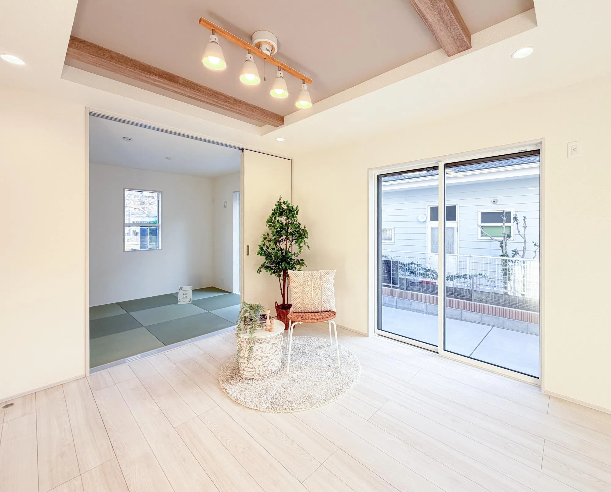 【4号棟　1階　LDK(17.5帖)】