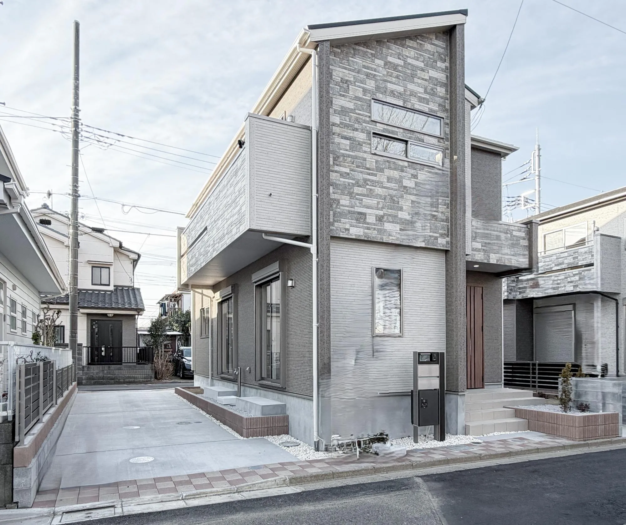 【4号棟　外観】