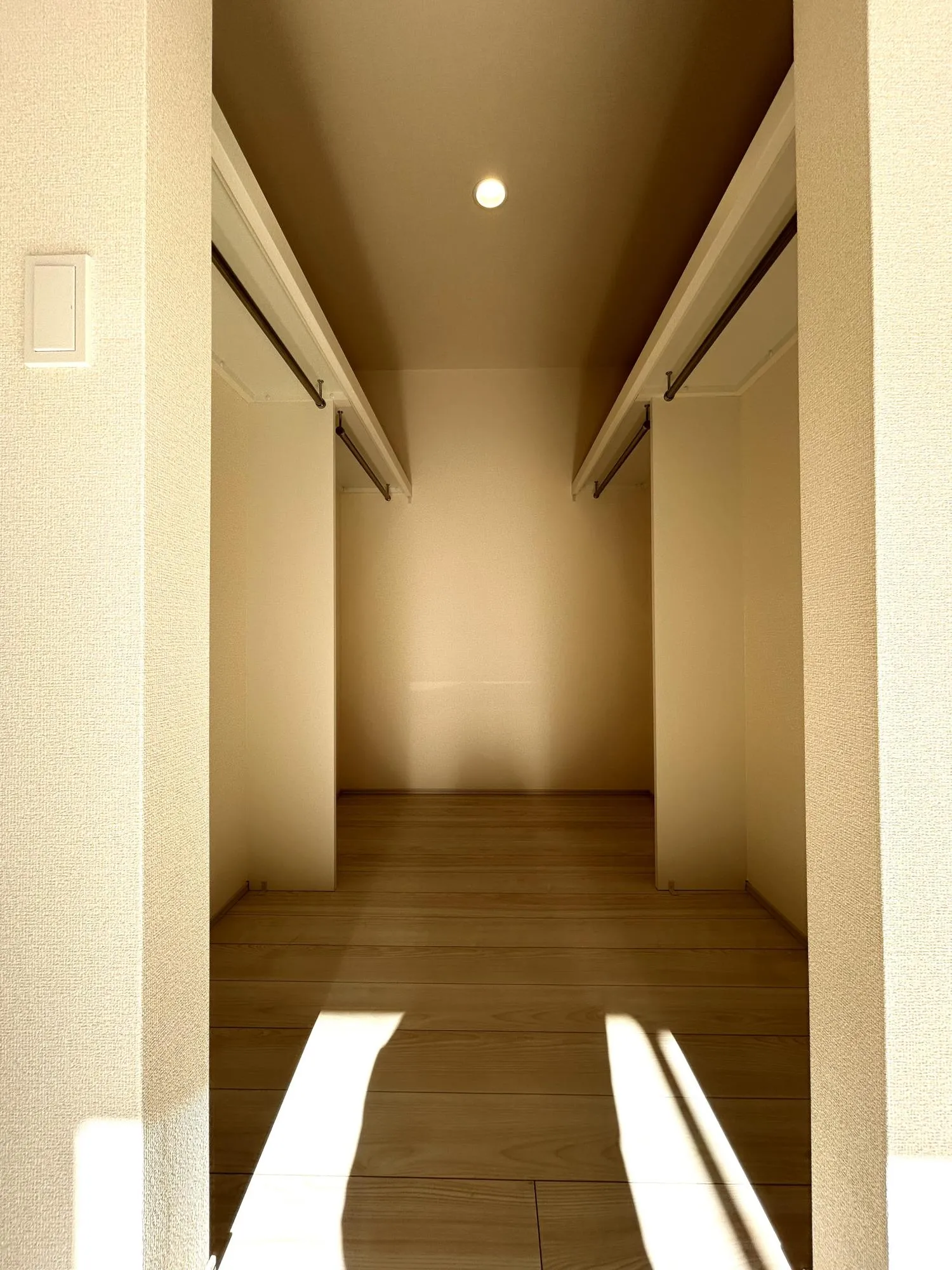 【4号棟　2階　洋室8.08帖　ウォークインクローゼット】