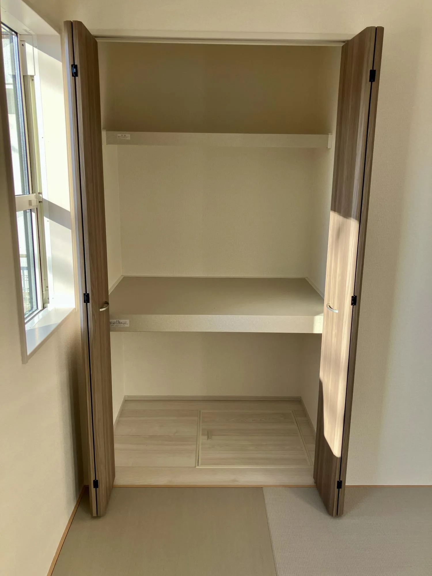 【1階　和室(4.5帖)　収納】