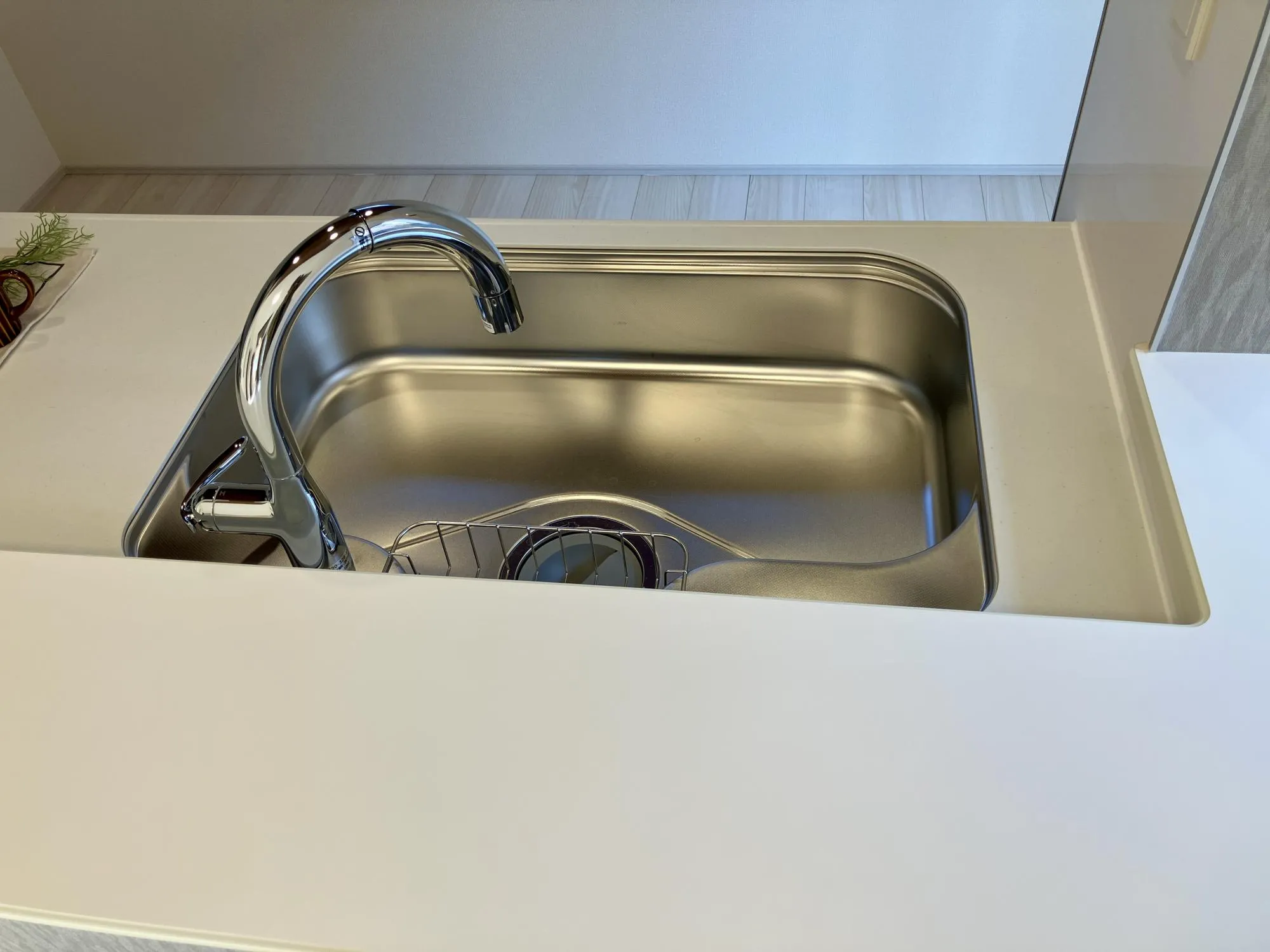 【1階　キッチン　カウンター】