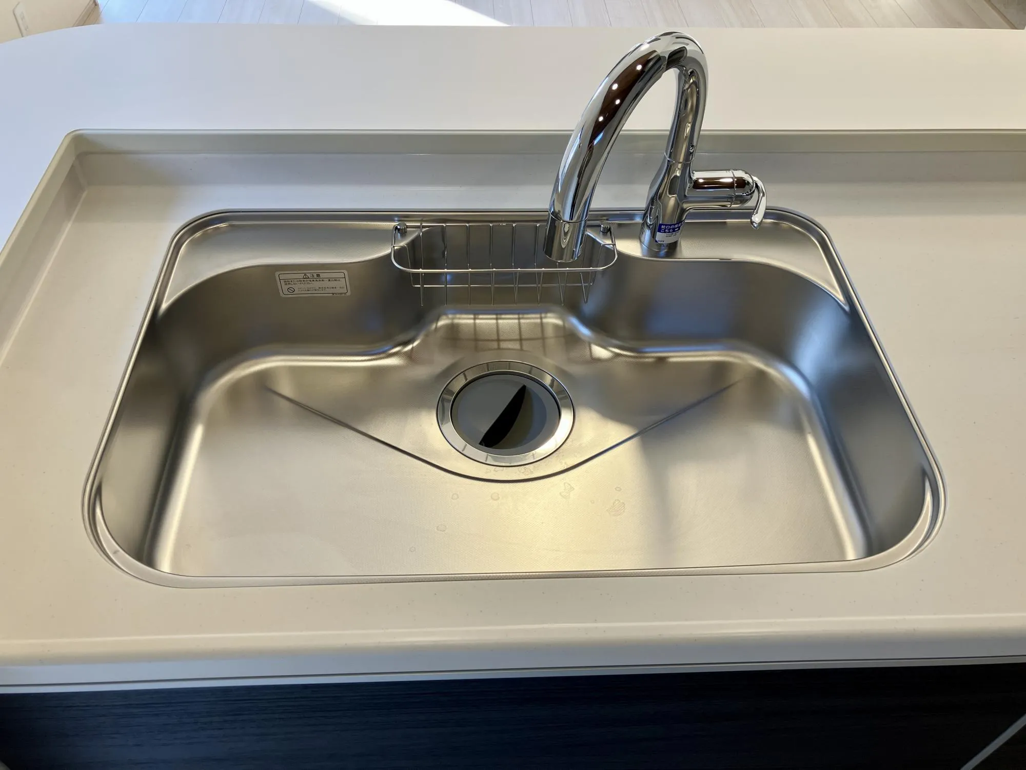 【1階　キッチン　水栓】